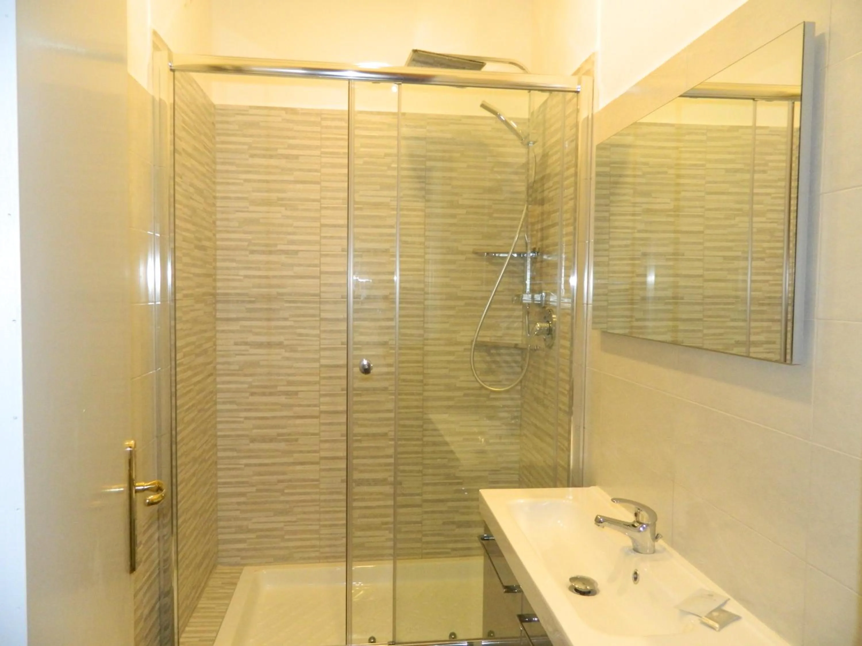 Double or Twin Room with Shared Bathroom in Hotel Ciao
