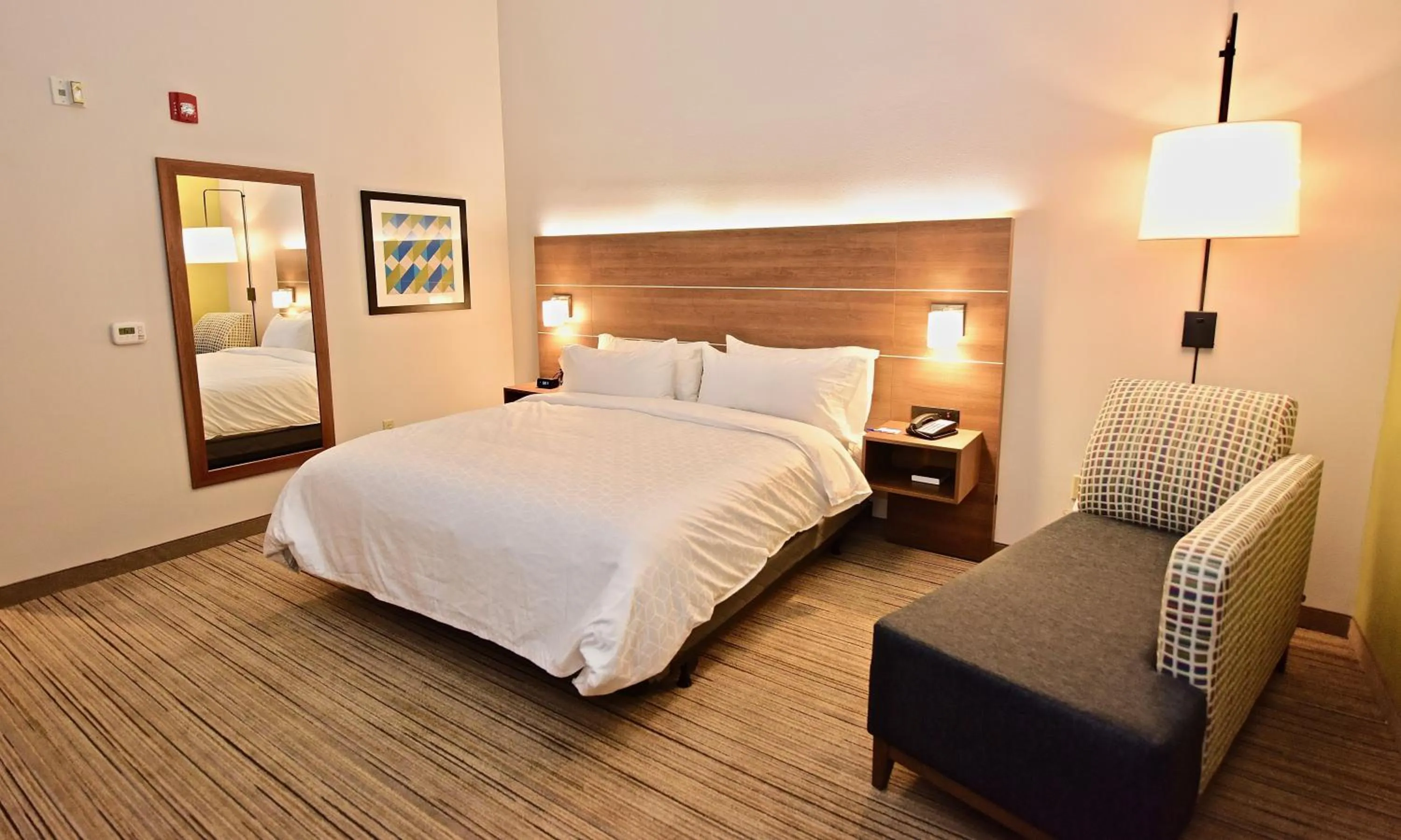 Standard King Room in Holiday Inn Express & Suites - Perryville I-55, an IHG Hotel