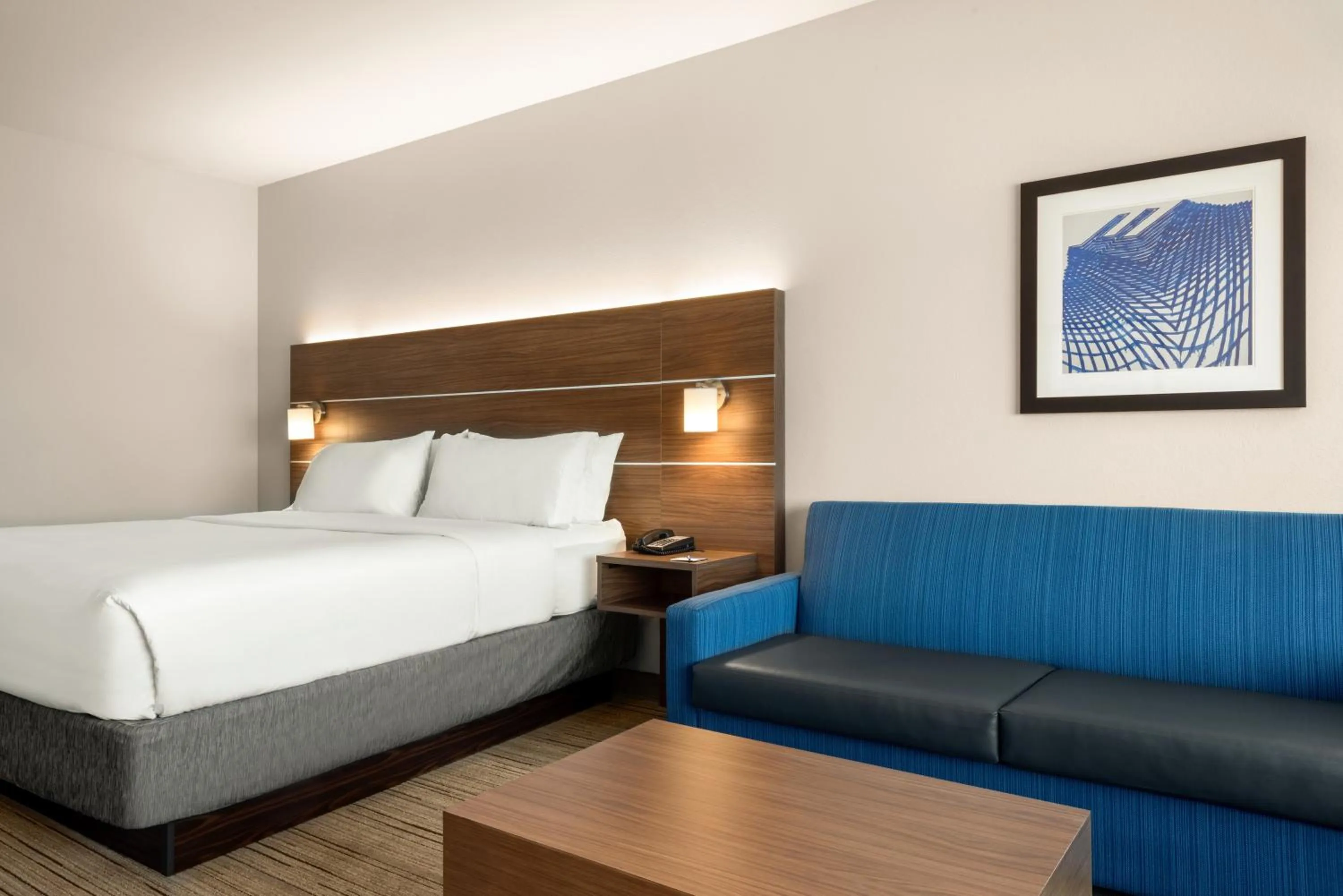 King Suite in Holiday Inn Express & Suites - West Des Moines - Jordan Creek by IHG