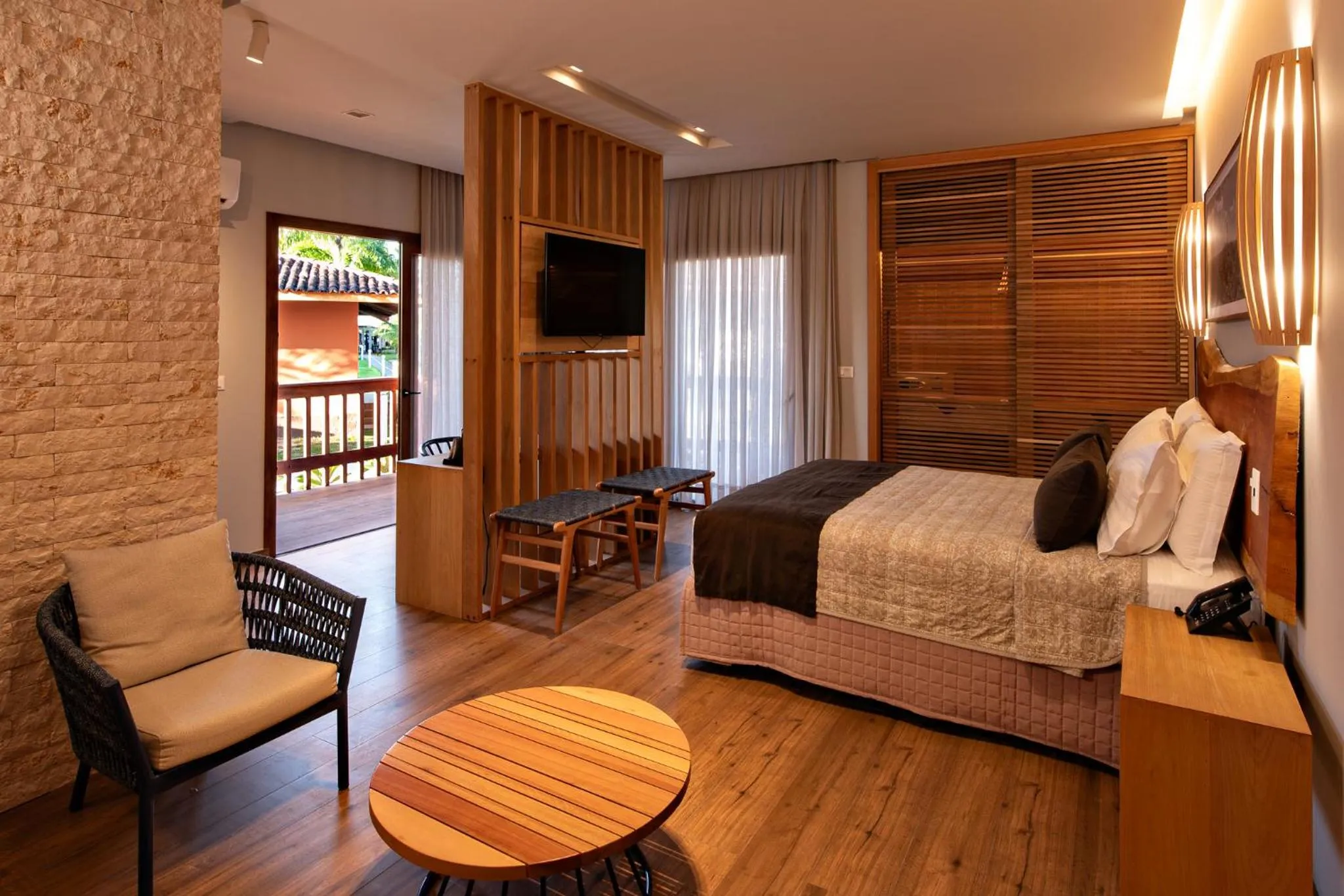 Deluxe Double Room with Balcony in Village Paraíso Tropical