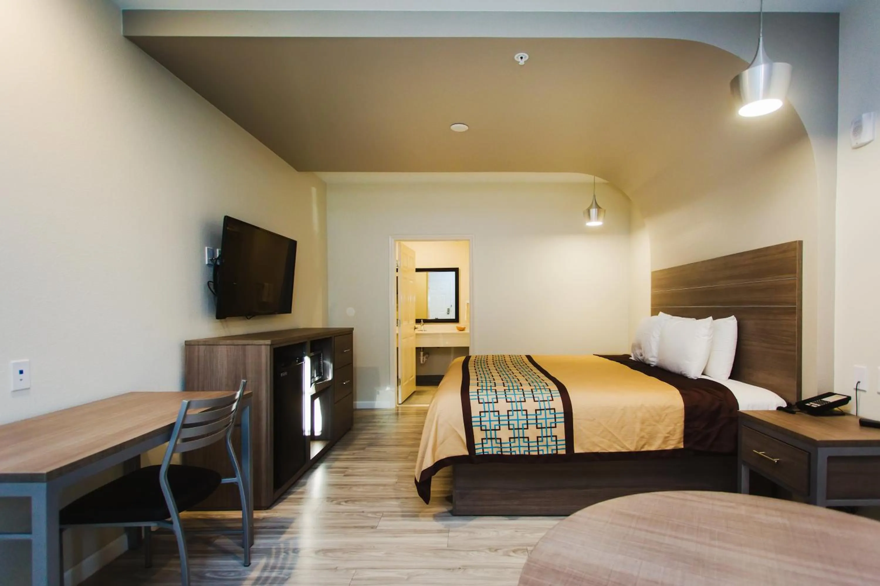 King Room - Smoking  in Scottish Inns & Suites Atascocita