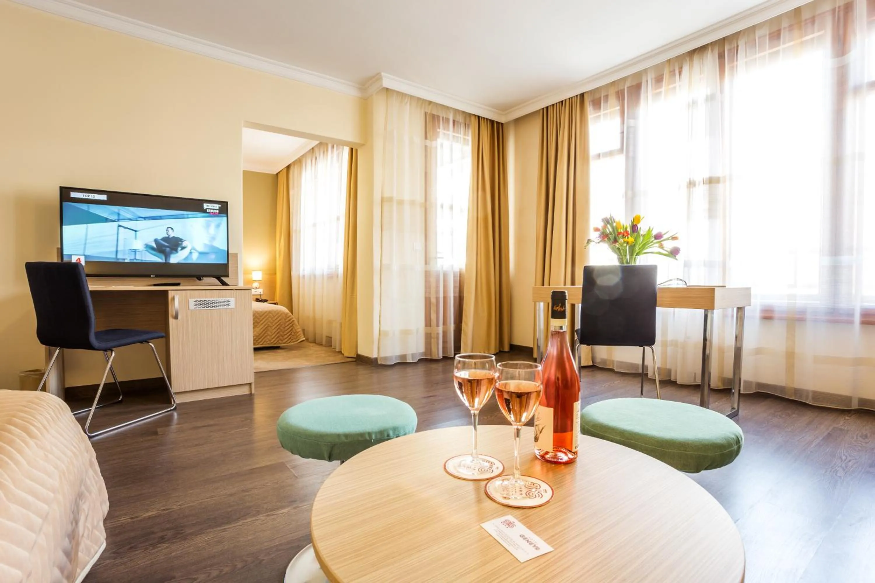 Suite in Geneva Hotel