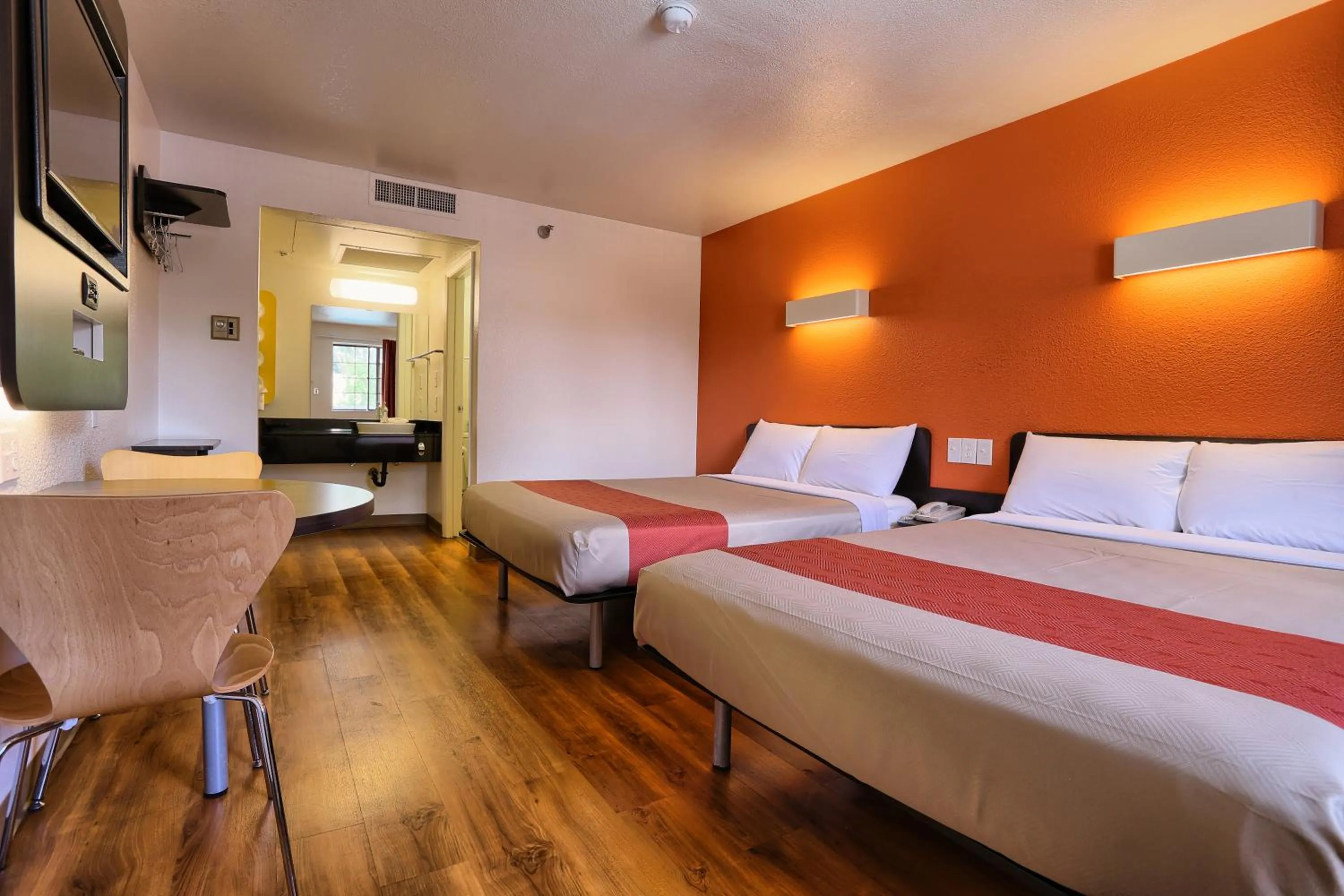 Quadruple Room with Two Queen Beds - Disability Access/Non Smoking in Motel 6-Petaluma, CA