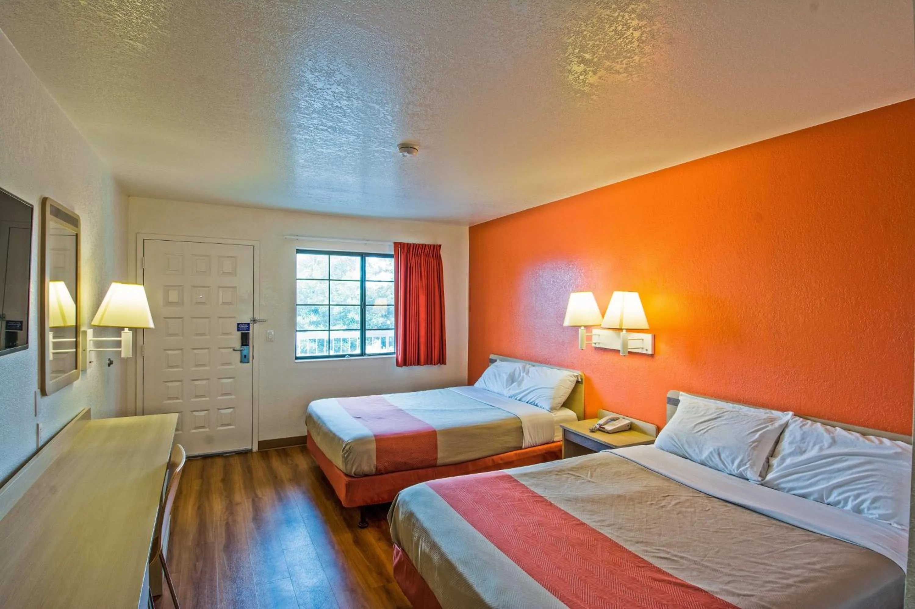 Premium Quadruple Room - single occupancy in Motel 6-Redding, CA - South