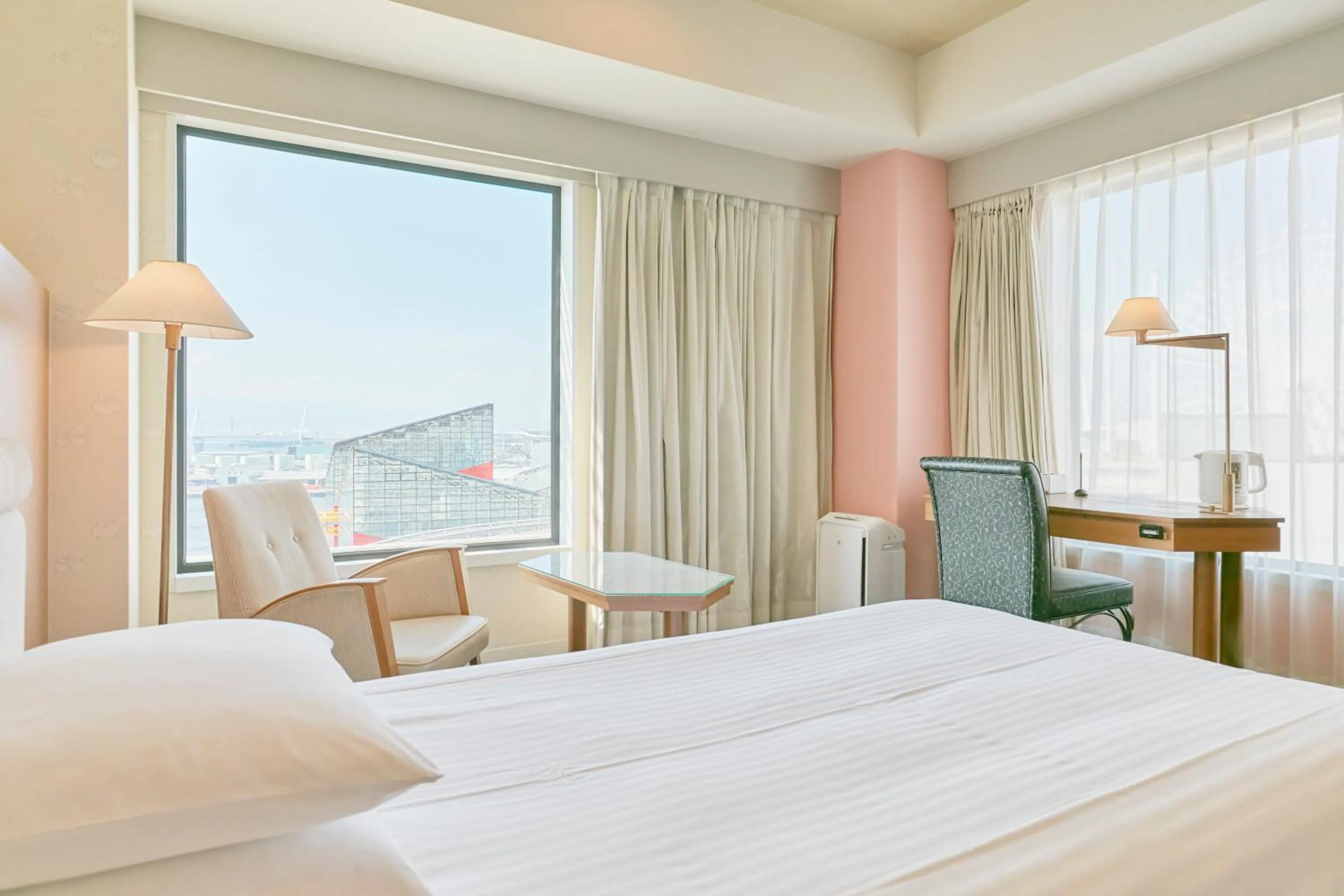 Corner Family Room in Hotel Seagull Tenpozan Osaka