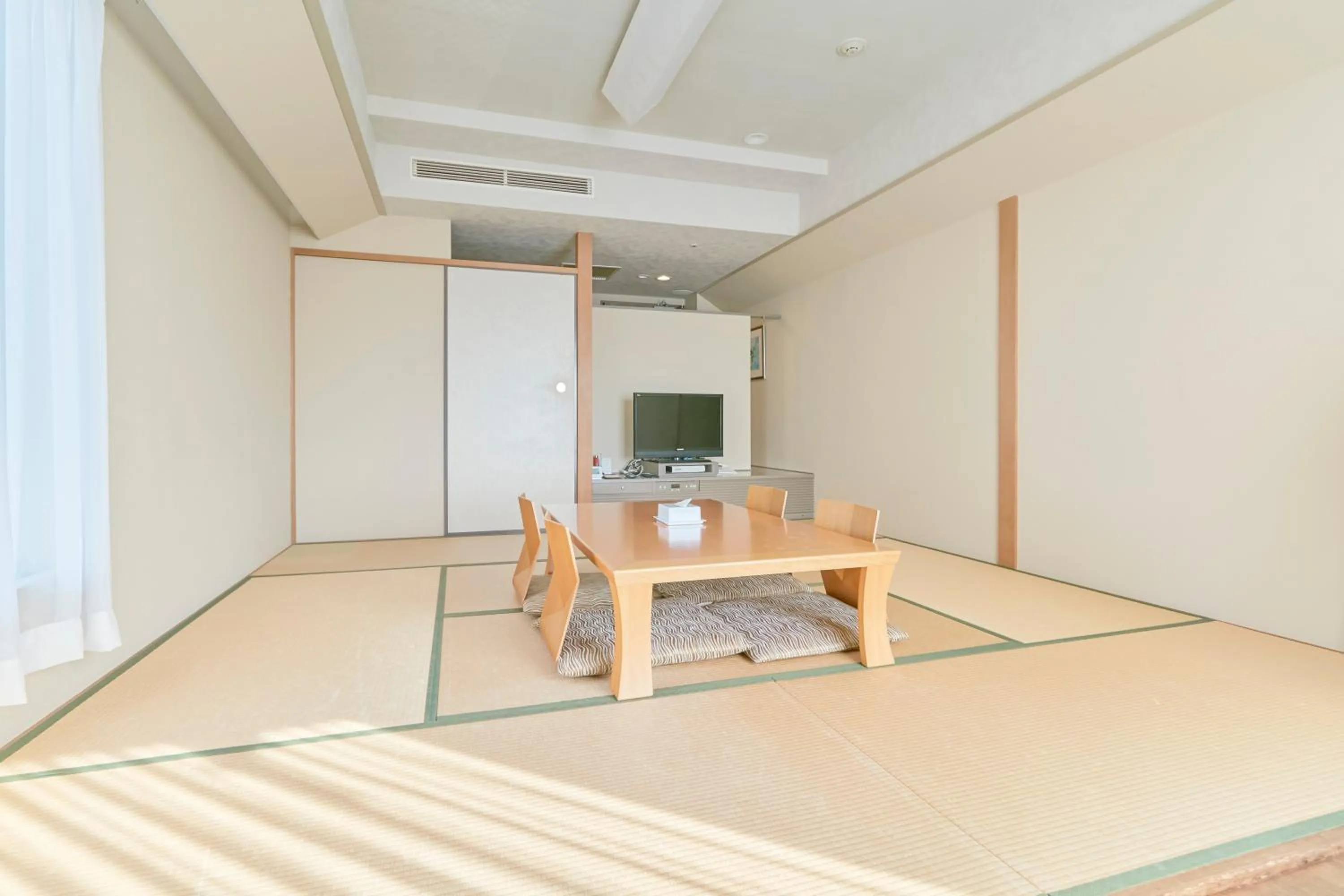 Japanese-Style Room in Hotel Seagull Tenpozan Osaka
