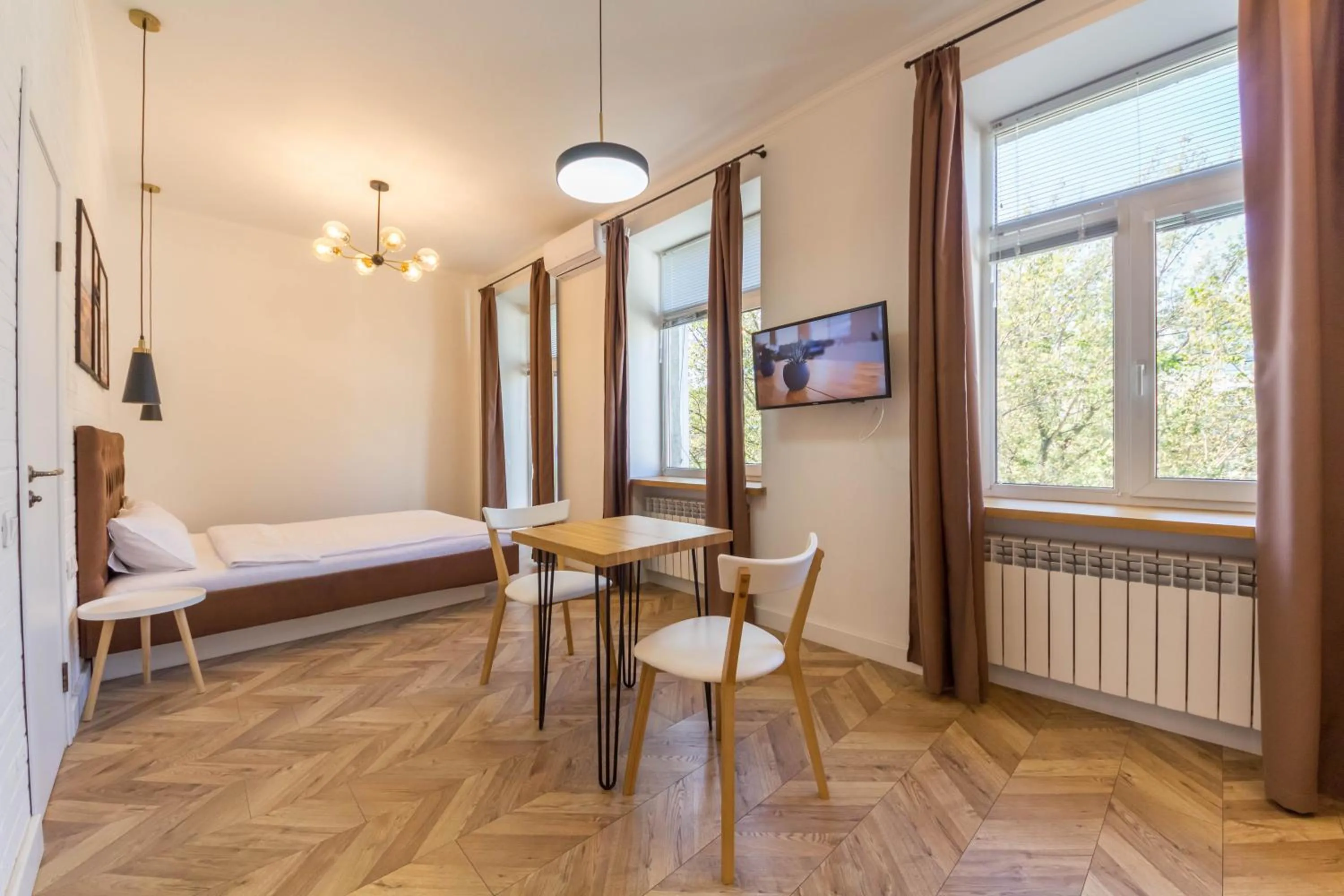 Studio with balcony and with a view to the quite yard - Yevhena Chykalenka, 20 in Central Dayflat Apartments