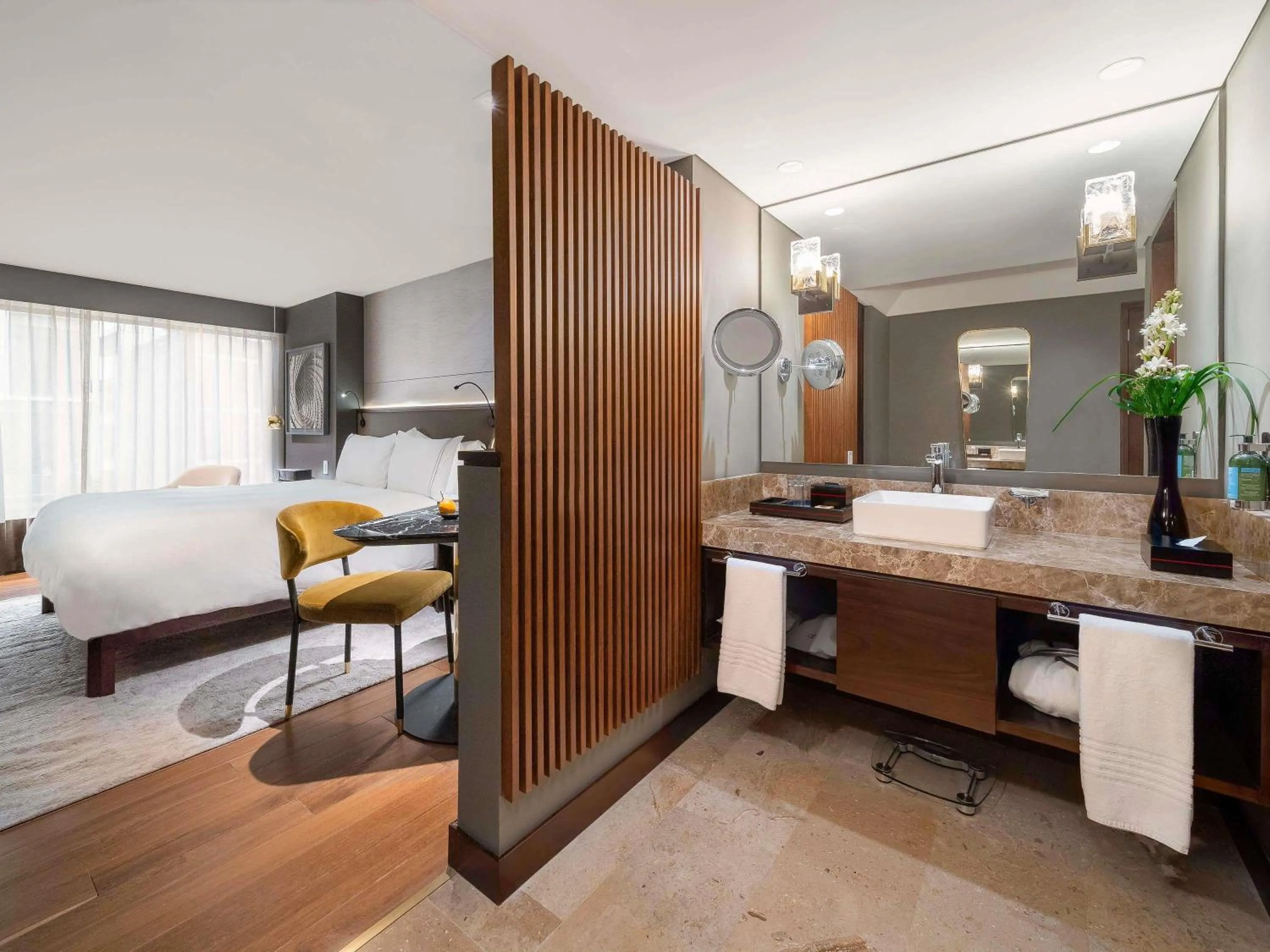 Luxury Room with 1 King-Size Bed - single occupancy in Sofitel Bogota Victoria Regia