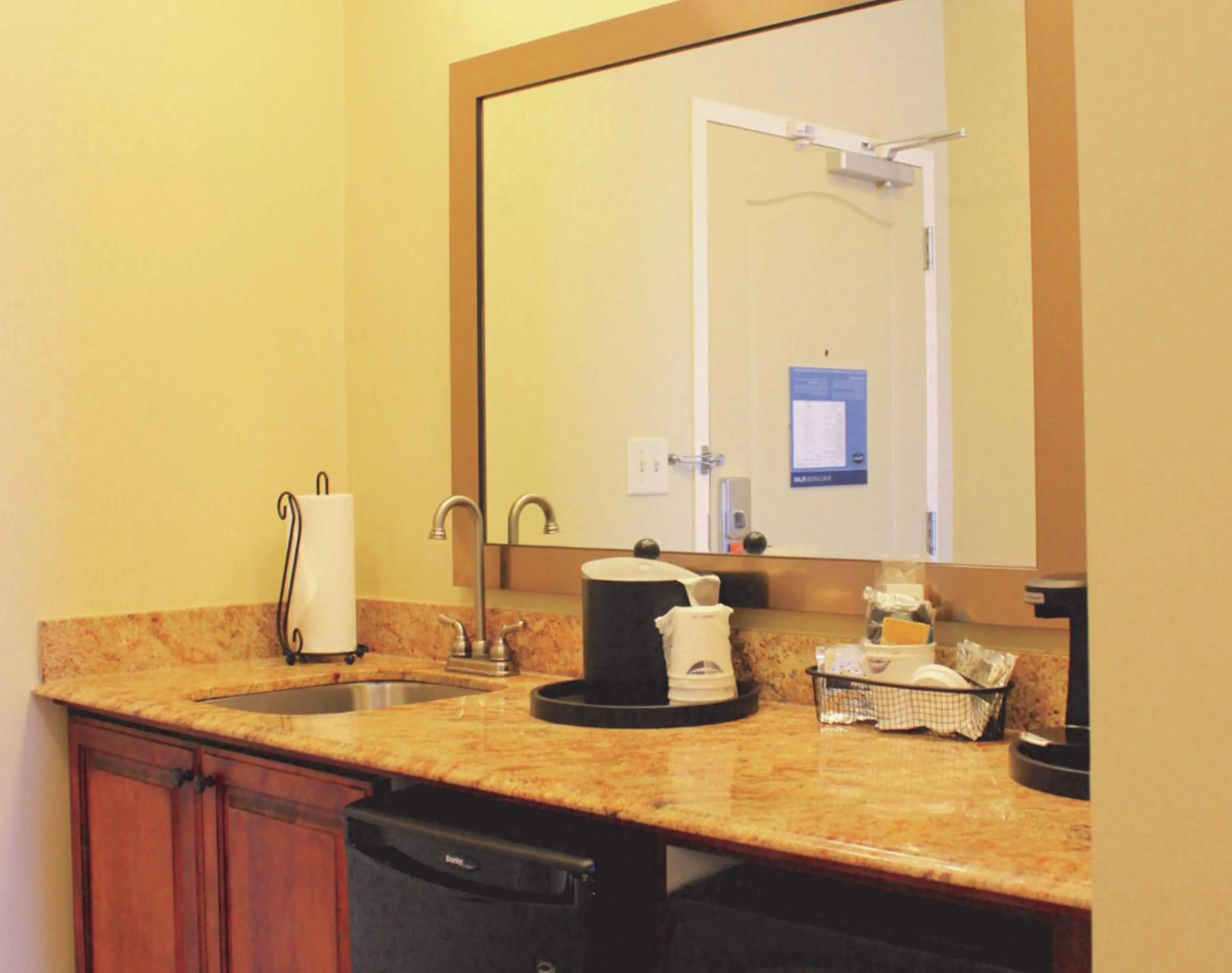 King Suite with Roll-In Shower - Mobility and Hearing Access/Non-Smoking in Hampton Inn & Suites McAllen