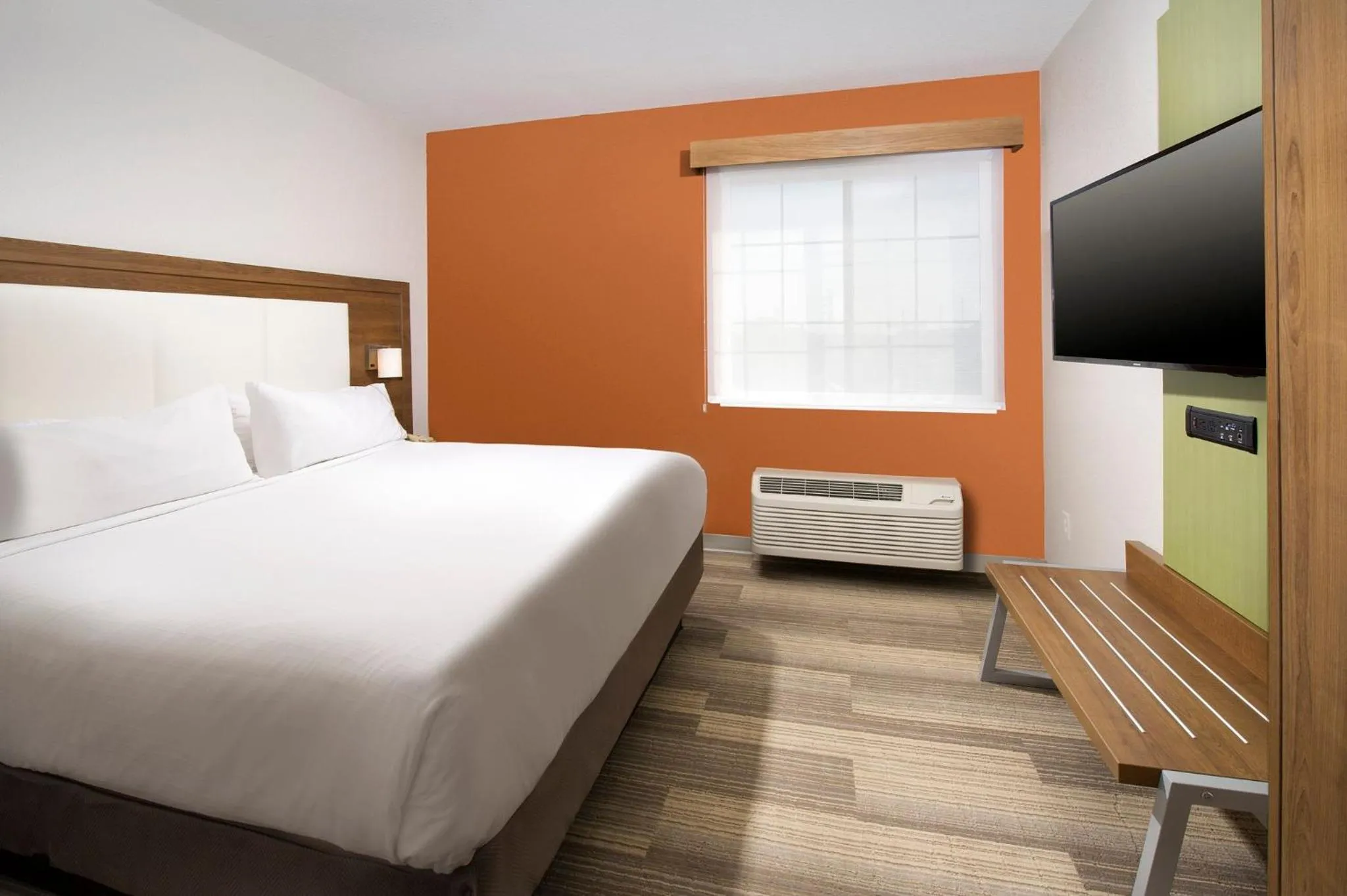 King Suite in Holiday Inn Express & Suites San Antonio - Downtown Market Area by IHG