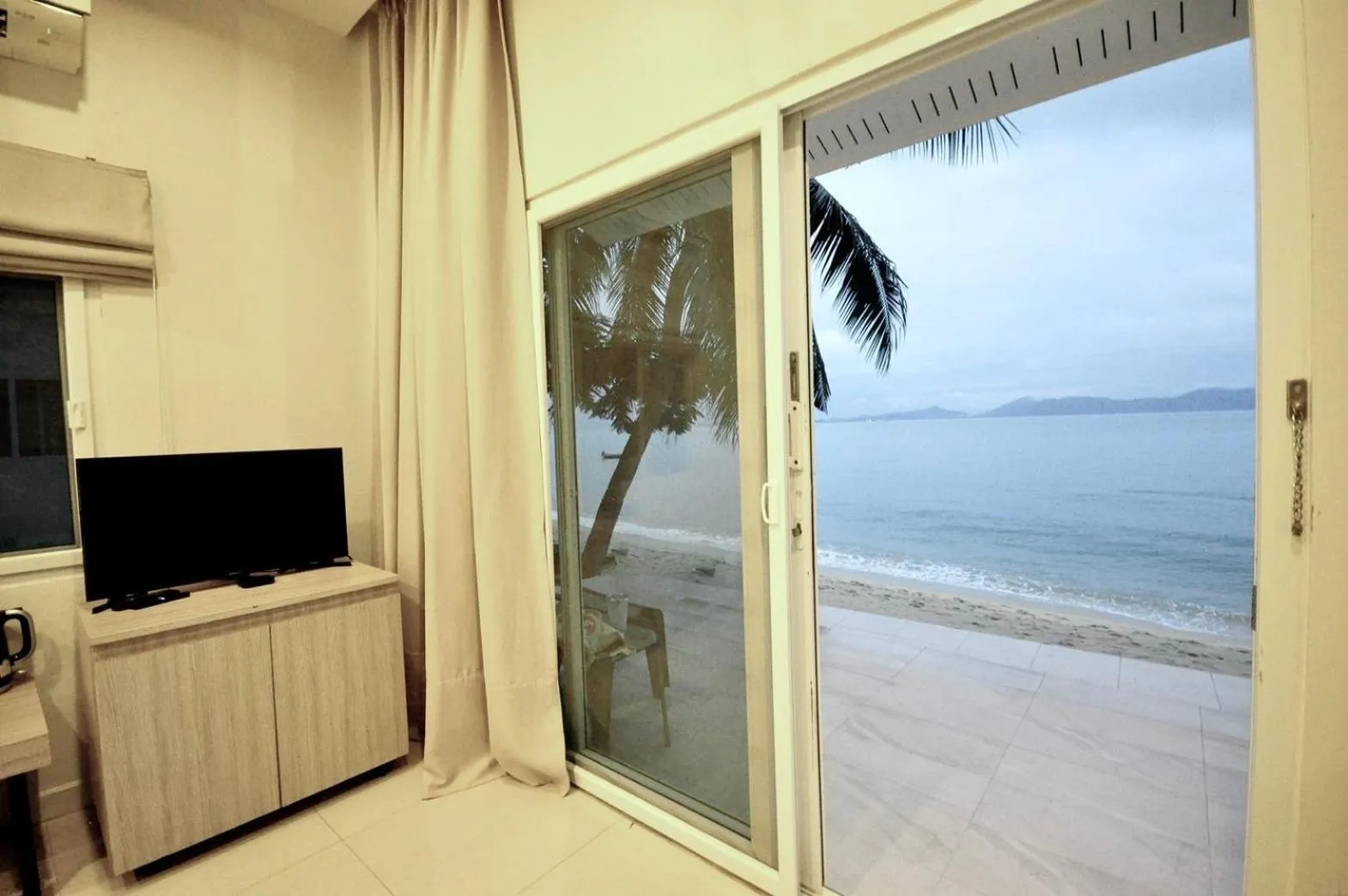 Superior Beachfront in Baanfah Resort Samui