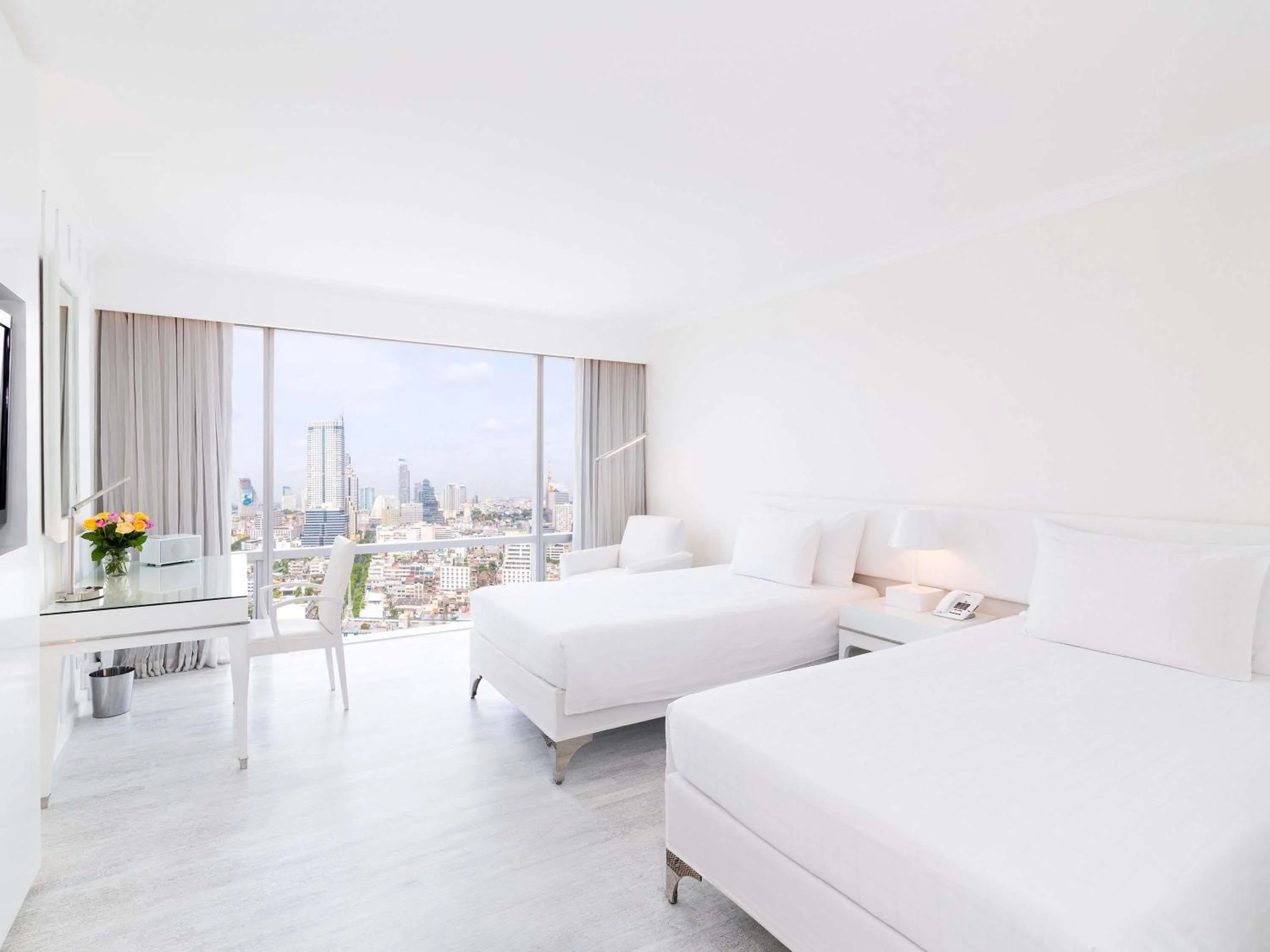 G Deluxe Room with Two Single Beds in Pullman Bangkok Hotel G