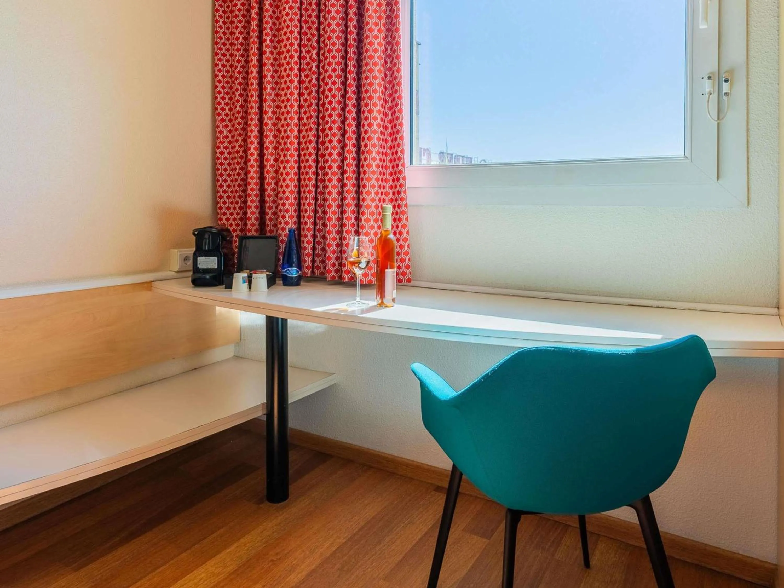 Comfortable Double Room in Ibis Jerez De La Frontera Cadiz