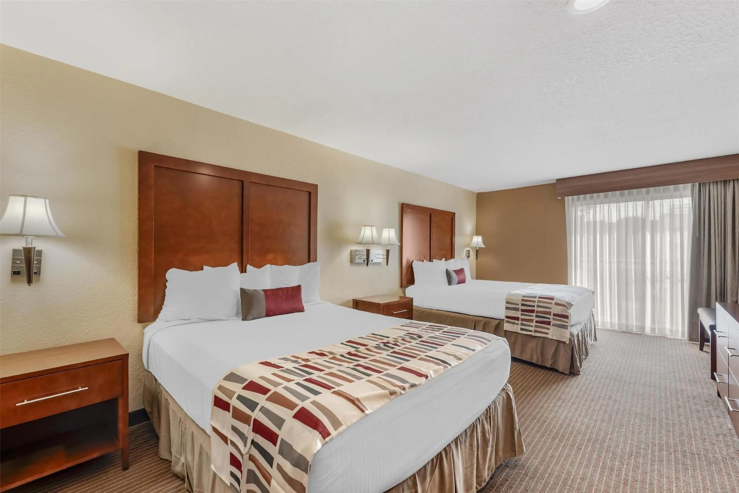 Queen Suite with Three Queen Beds and Sofa Bed - Non Smoking in Best Western Alamo Suites