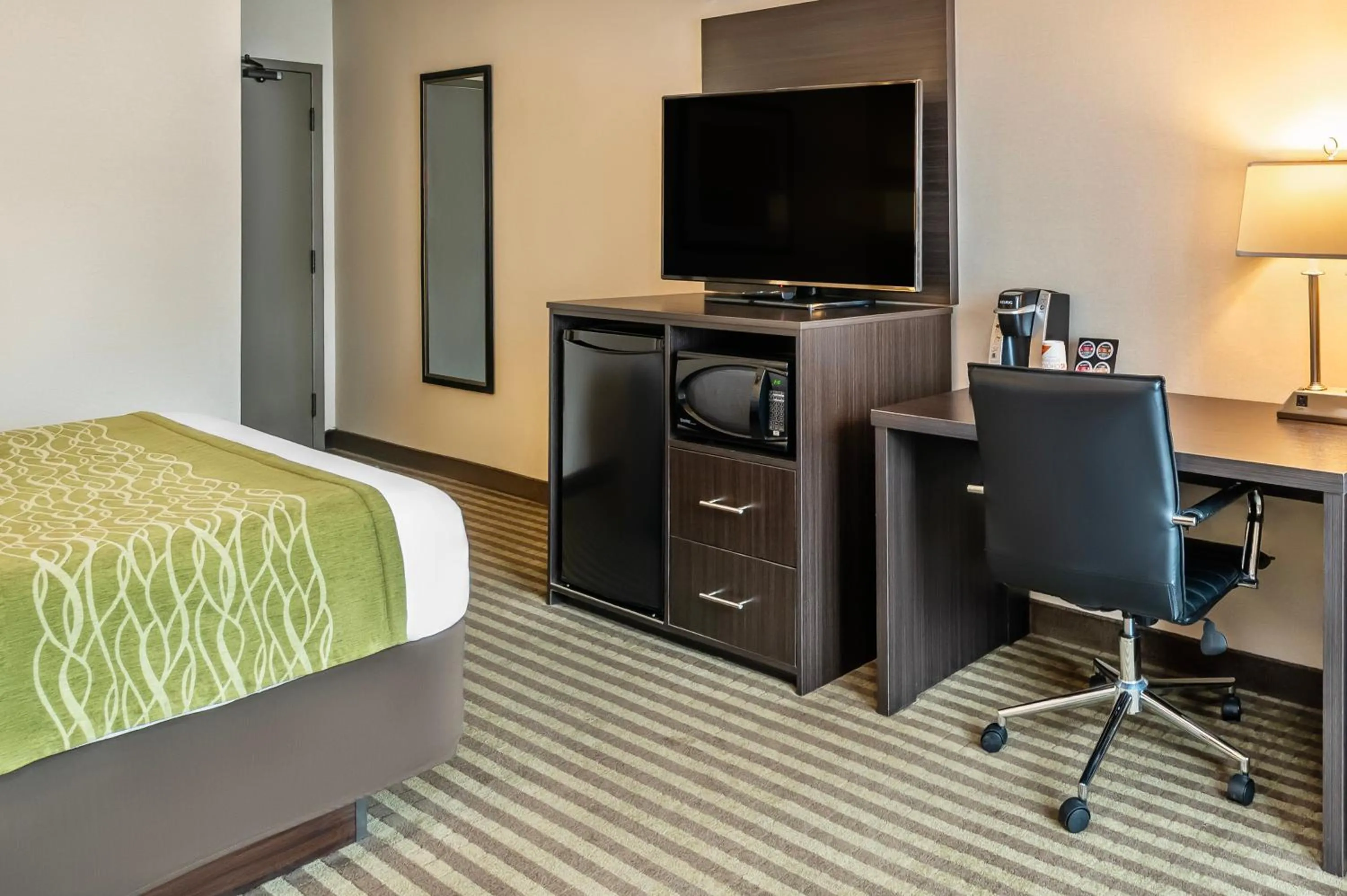 Queen Room - Non Smoking in Comfort Inn