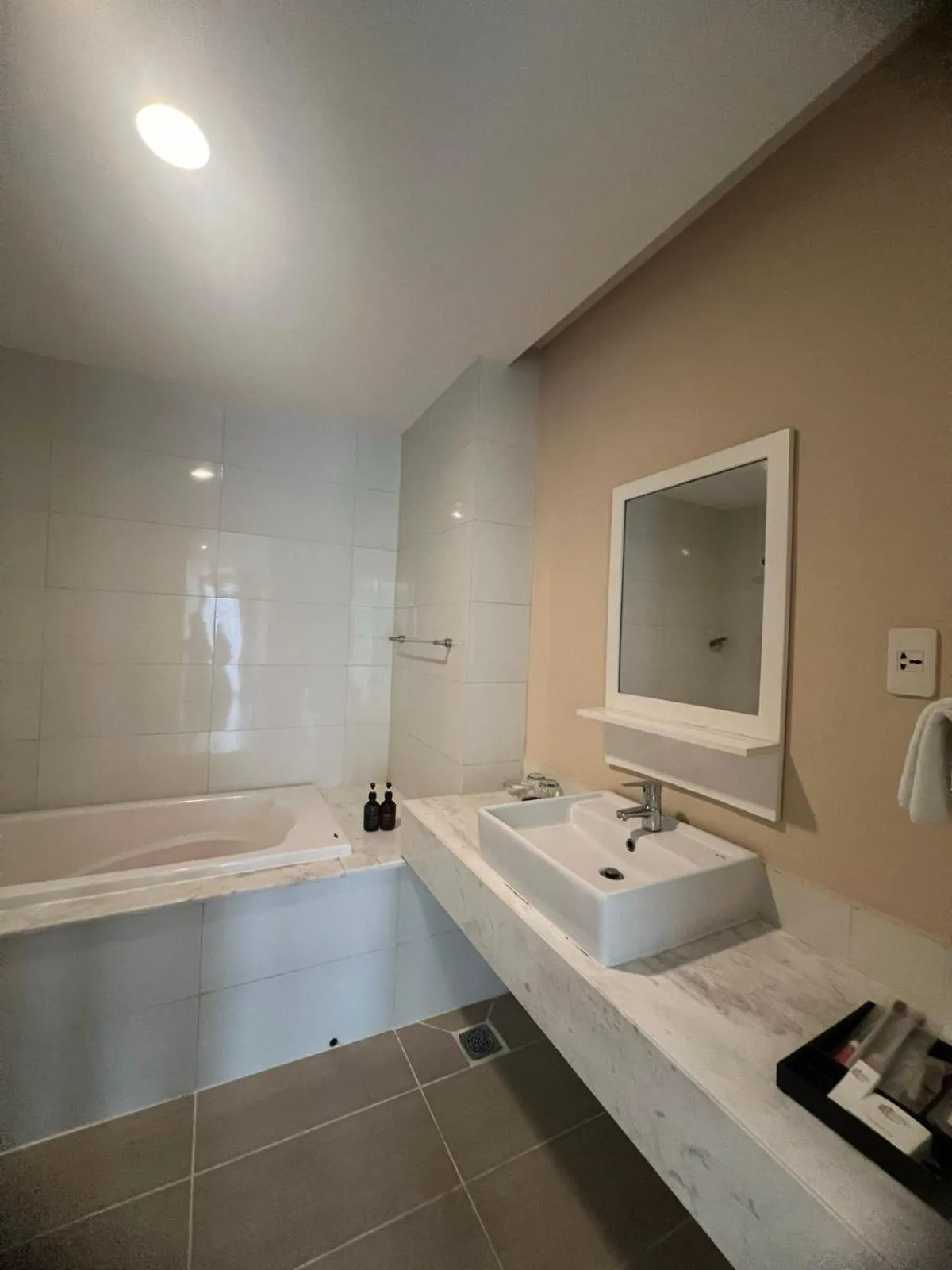 Deluxe Triple Room in Minh Khang Hotel