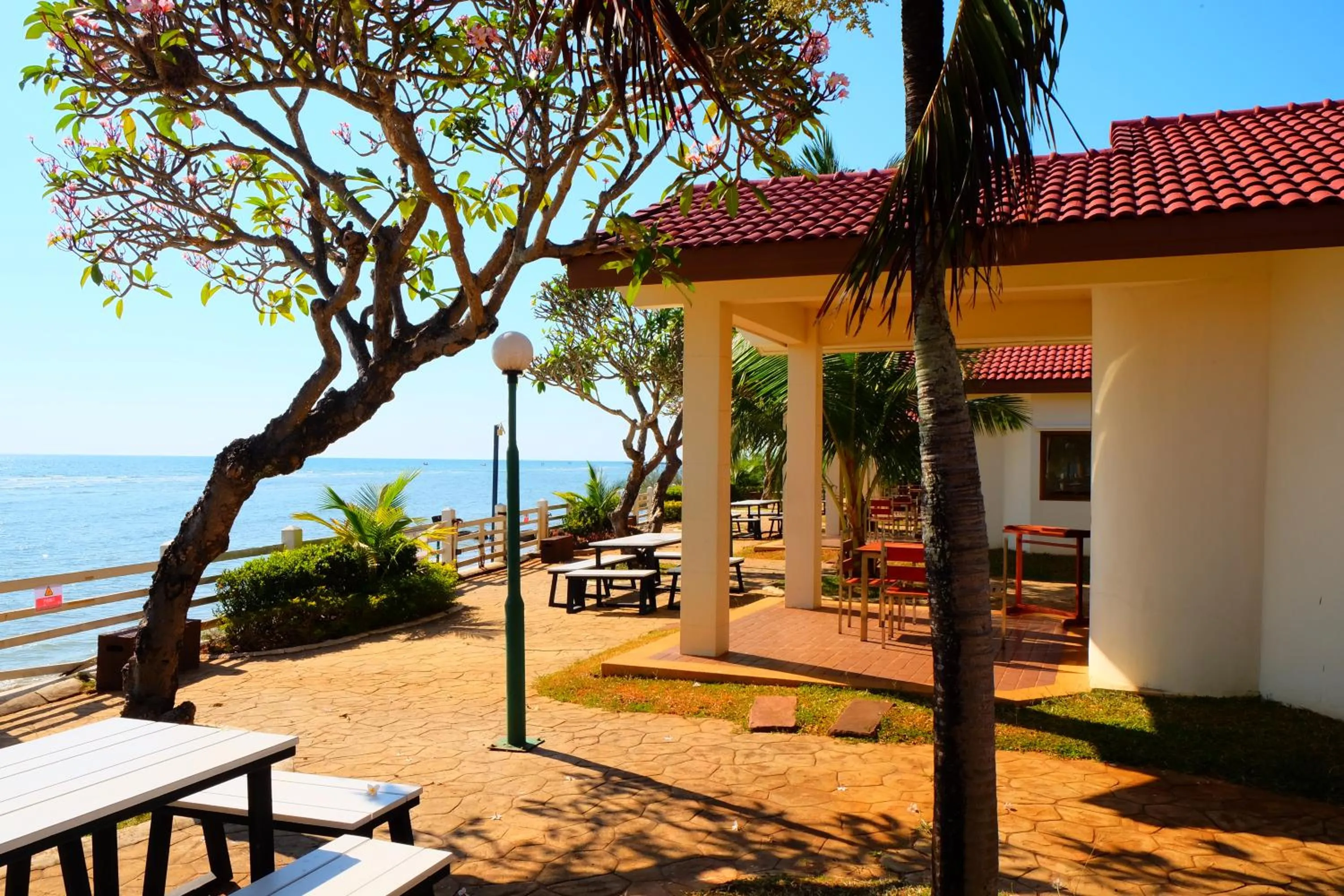 Three-Bedroom Bungalow in New Travel Beach Hotel & Resort