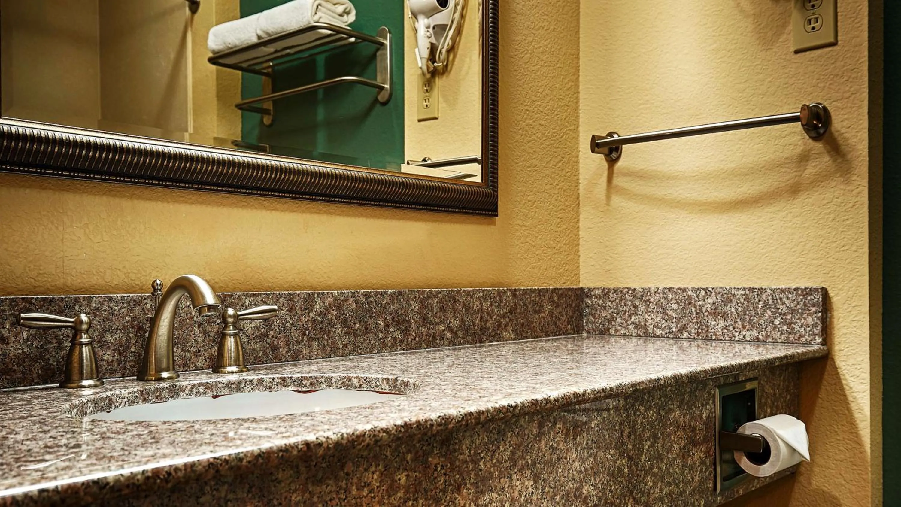 King Room - Non-Smoking in Executive Inn & Suites