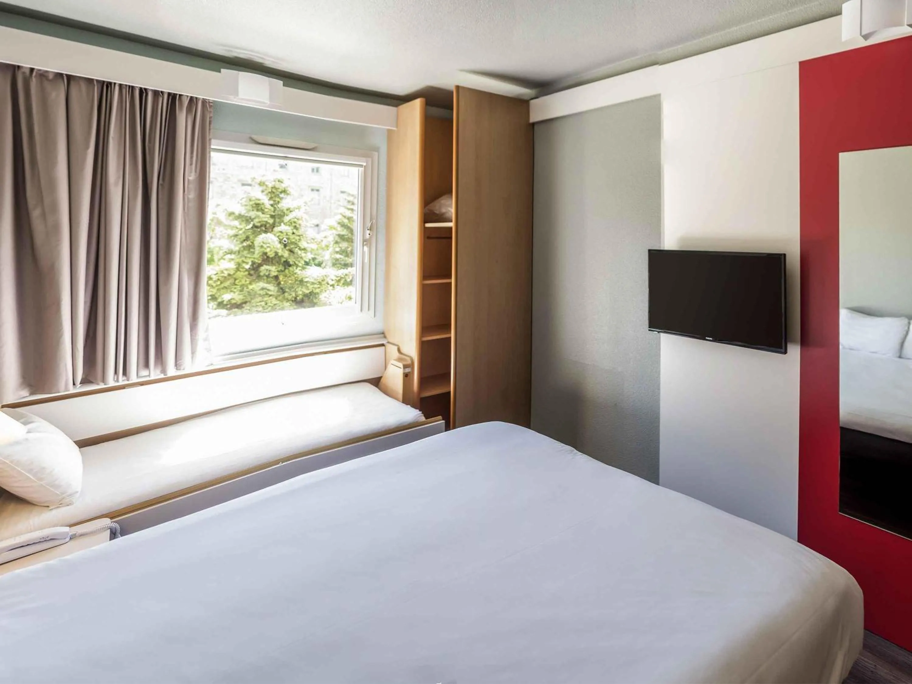 Family Room in Ibis Salamanca