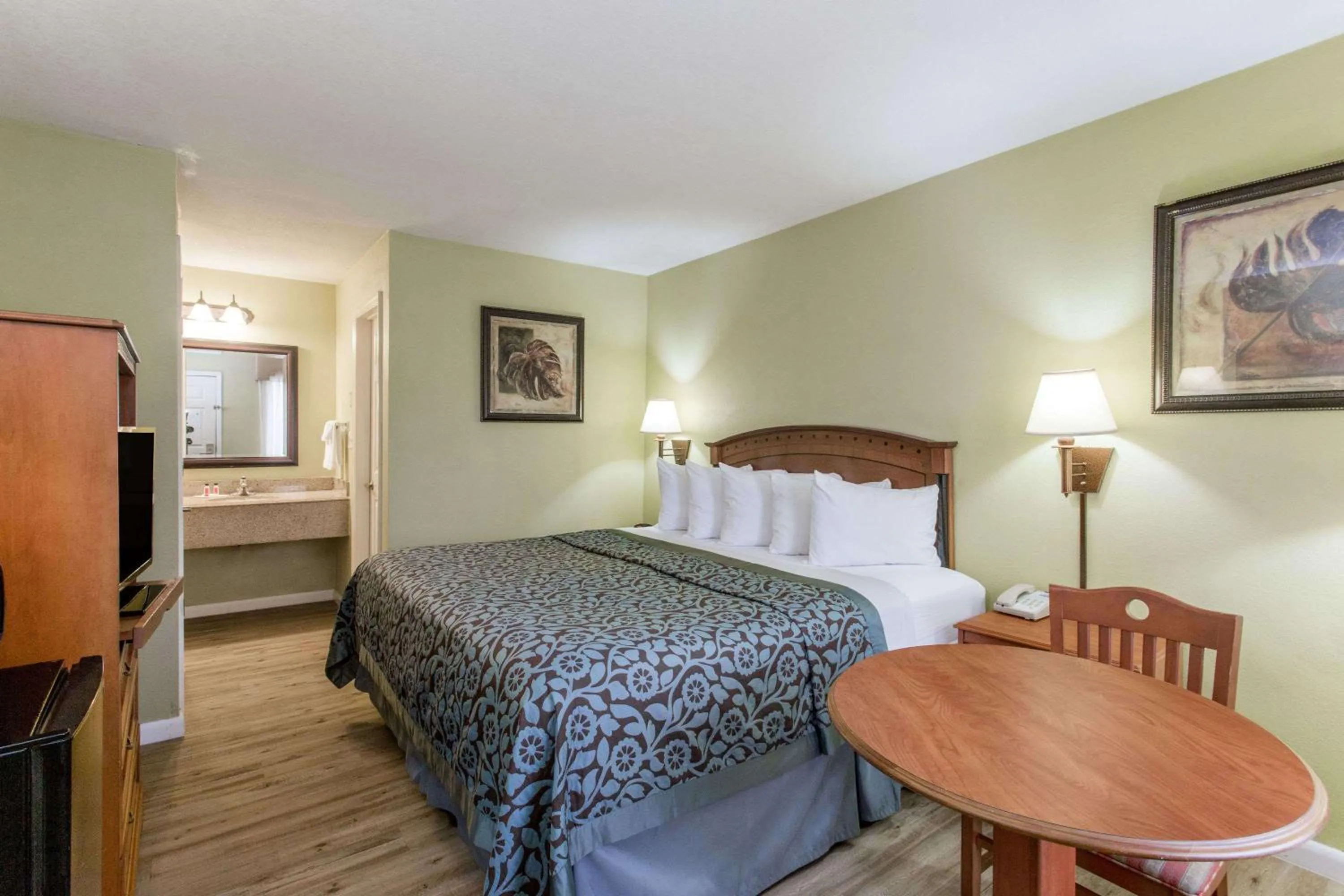 King Room - Disability Access in Days Inn by Wyndham Ormond Beach