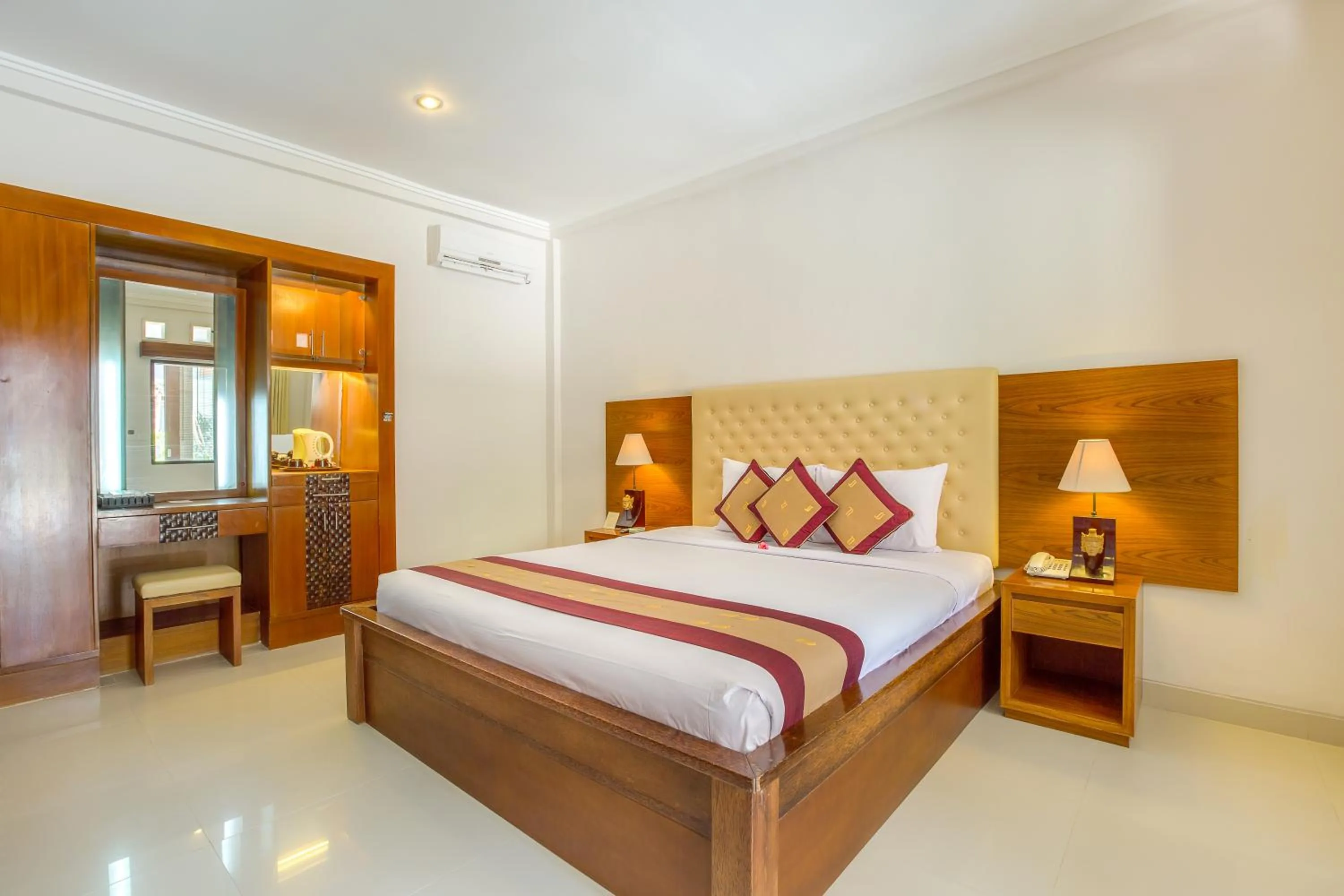 Superior Lagoon Pool Double Bed in Baleka Resort & Spa
