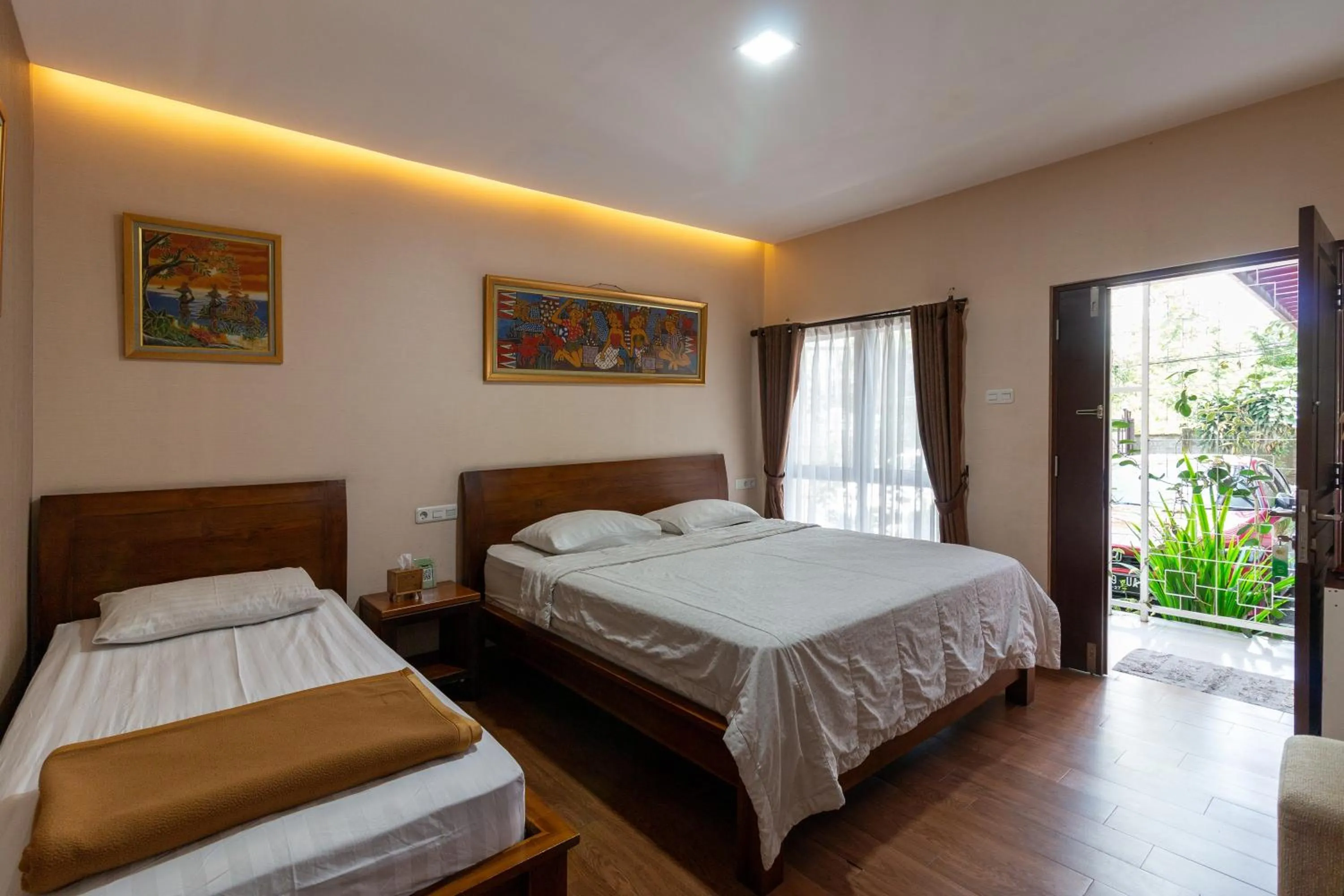 Standard Triple Studio in Jayagiri Guesthouse By Belgareti