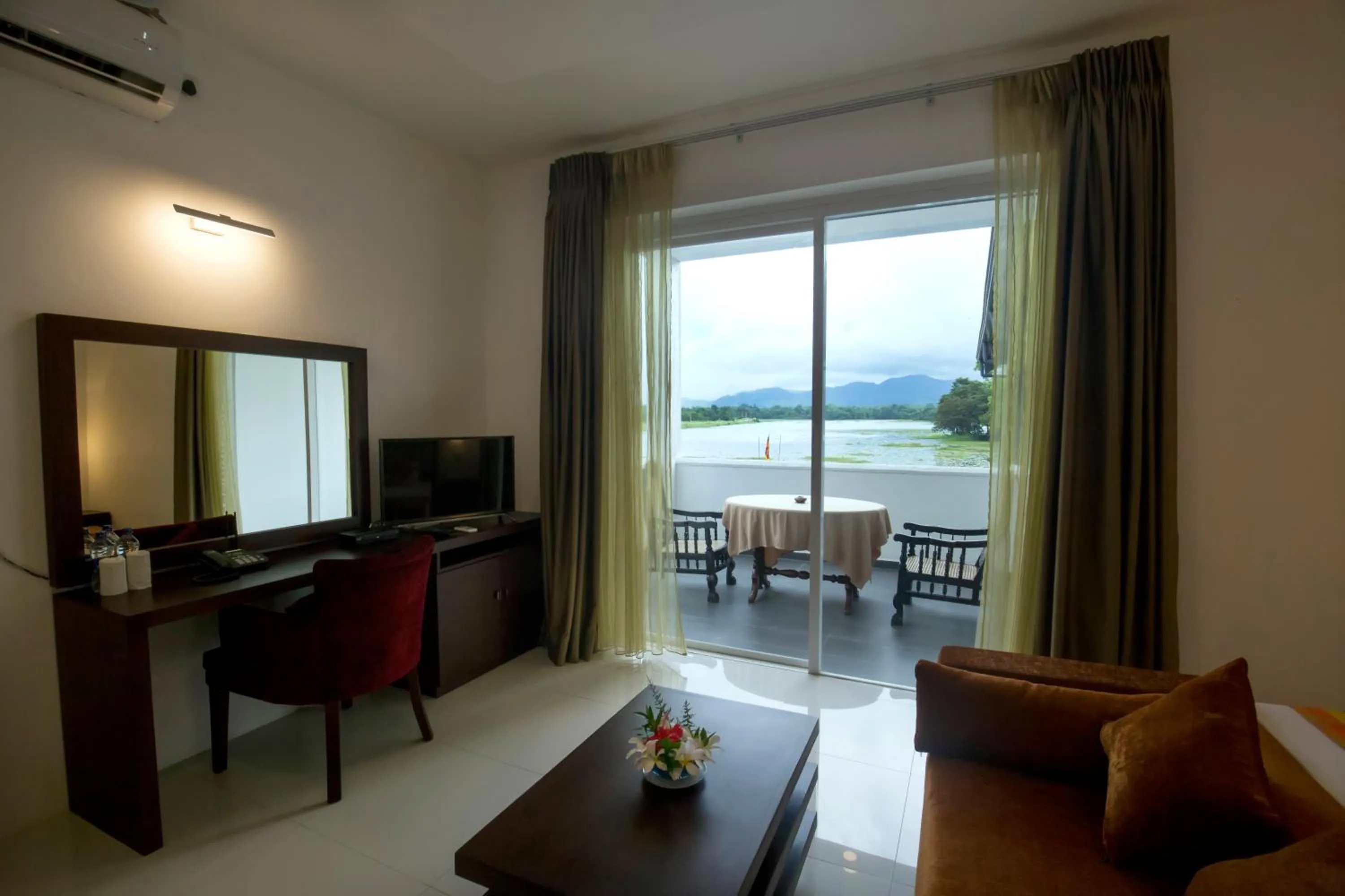 Deluxe Triple Room in Lavendish Wild Safari