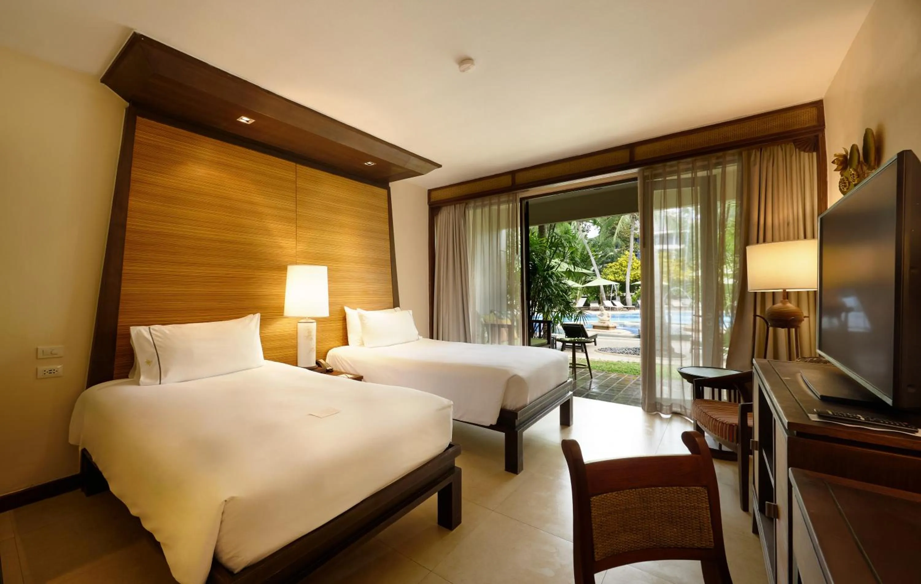 Tropical Deluxe Pool Access Twin in Siam Bayshore Resort Pattaya