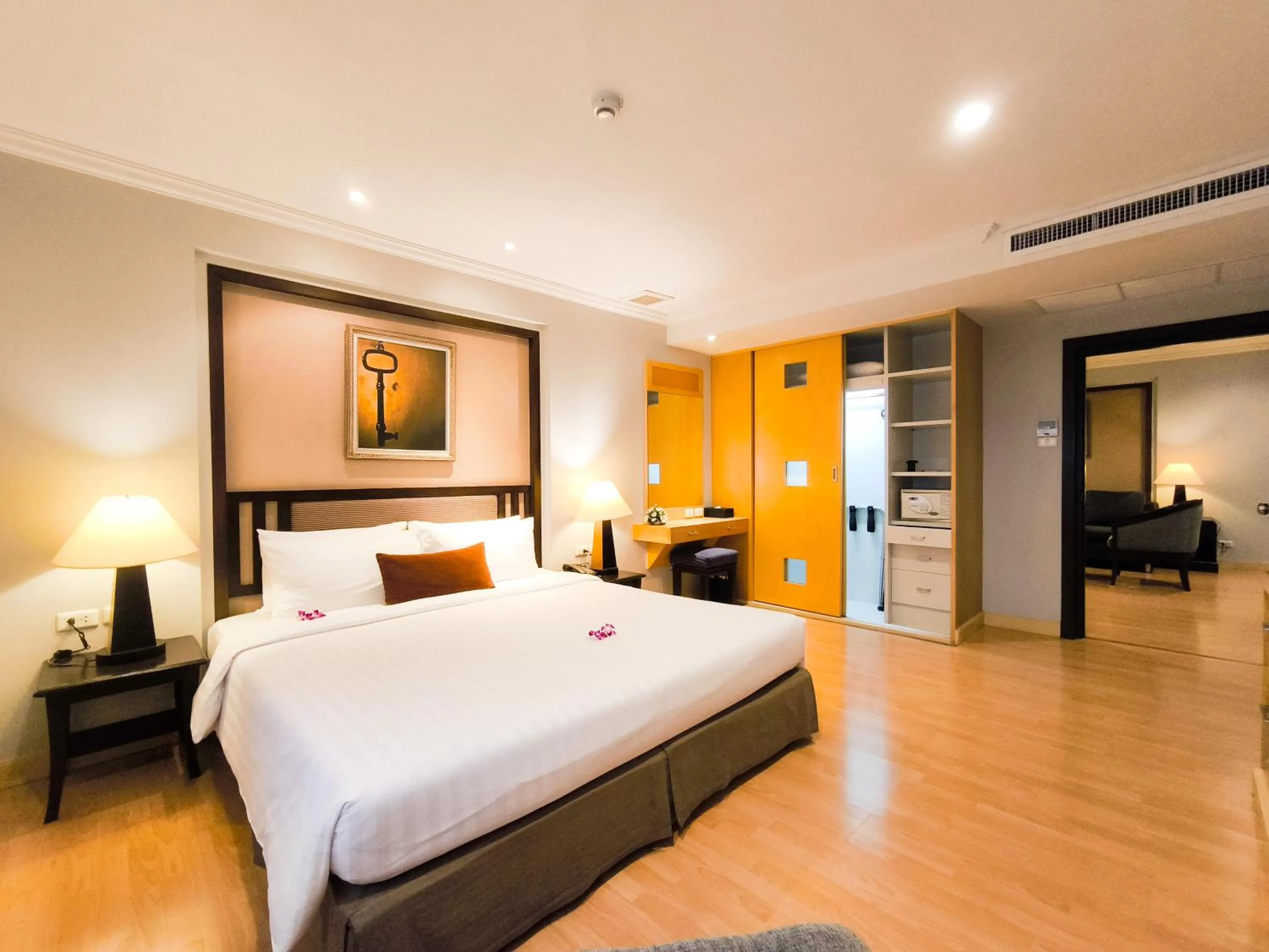 One-Bedroom Suite in The Key Bangkok Hotel