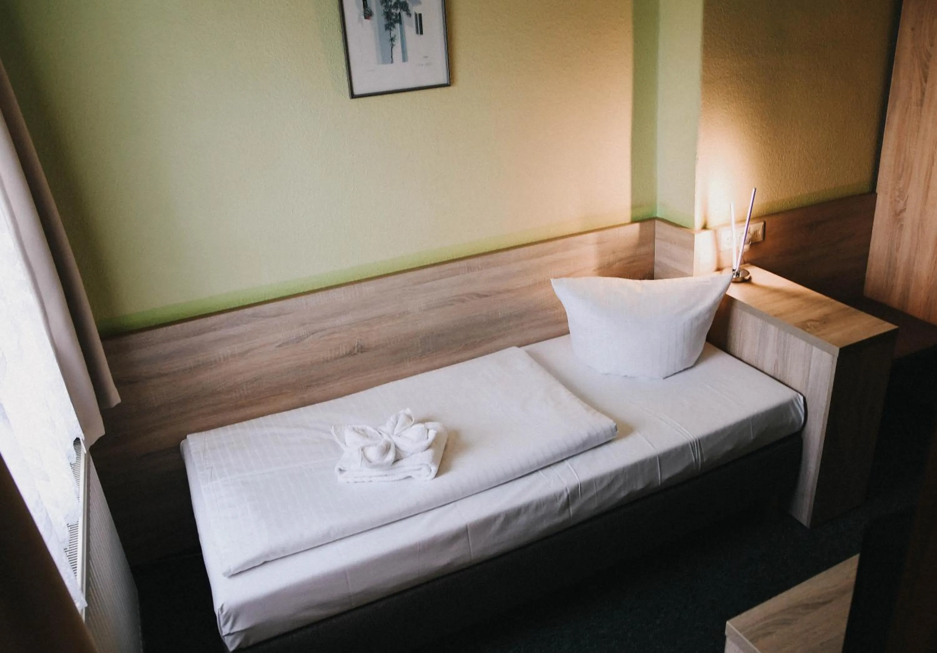 Single Room with Private Bathroom in Hotel-Pension ODIN