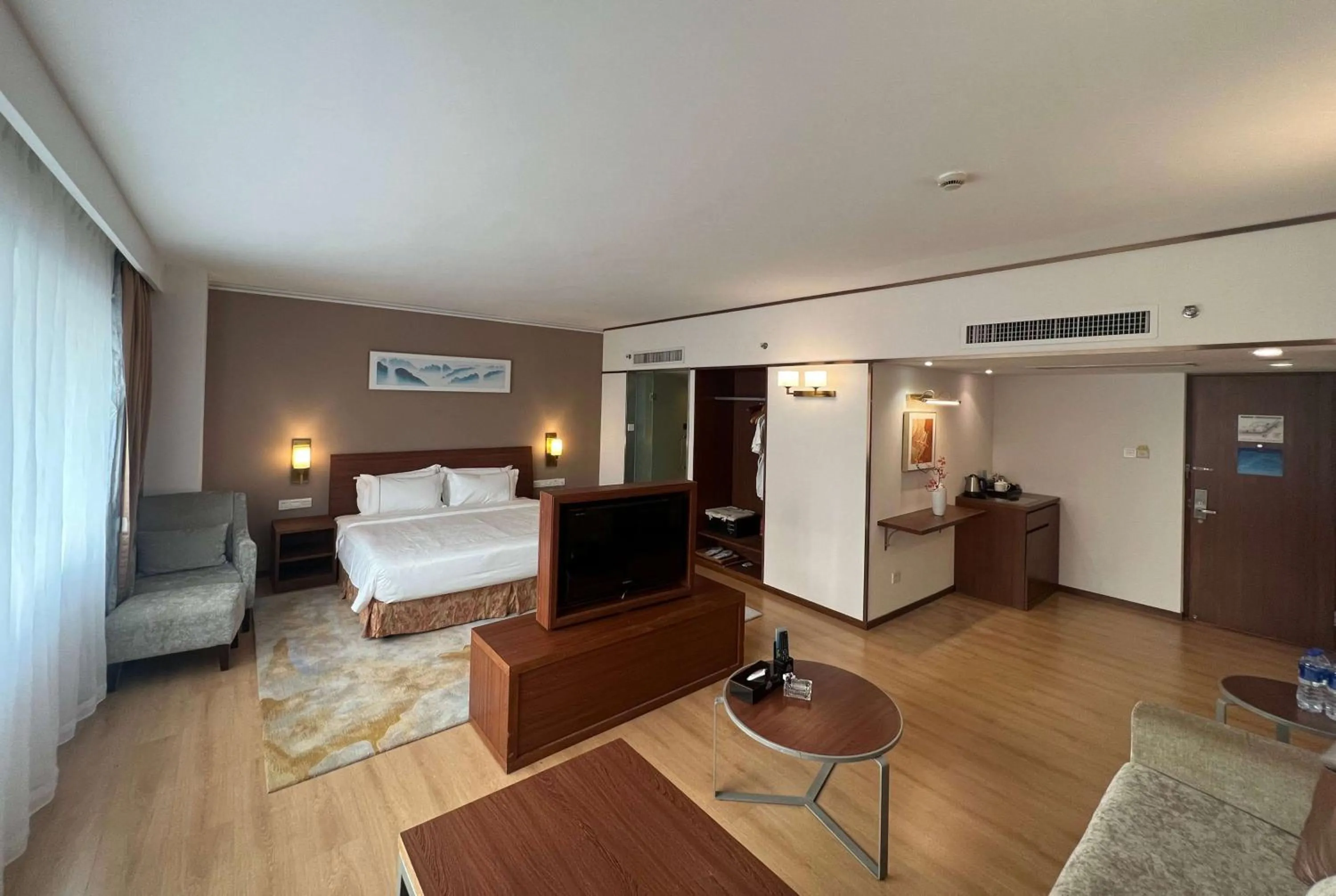 King Suite in Days Inn Guangzhou