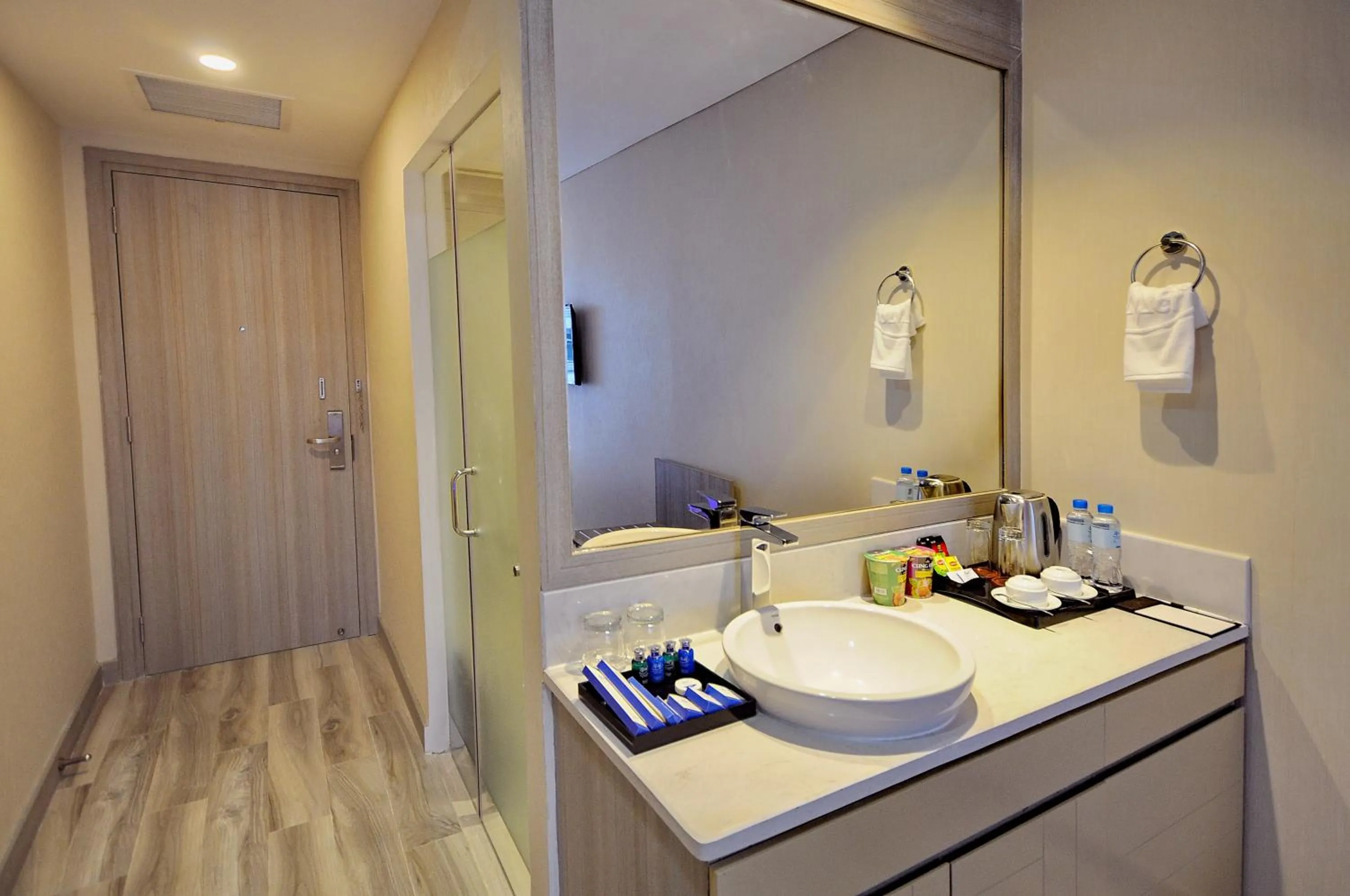 Deluxe Double or Twin Room in The MCR Luxury Nha Trang