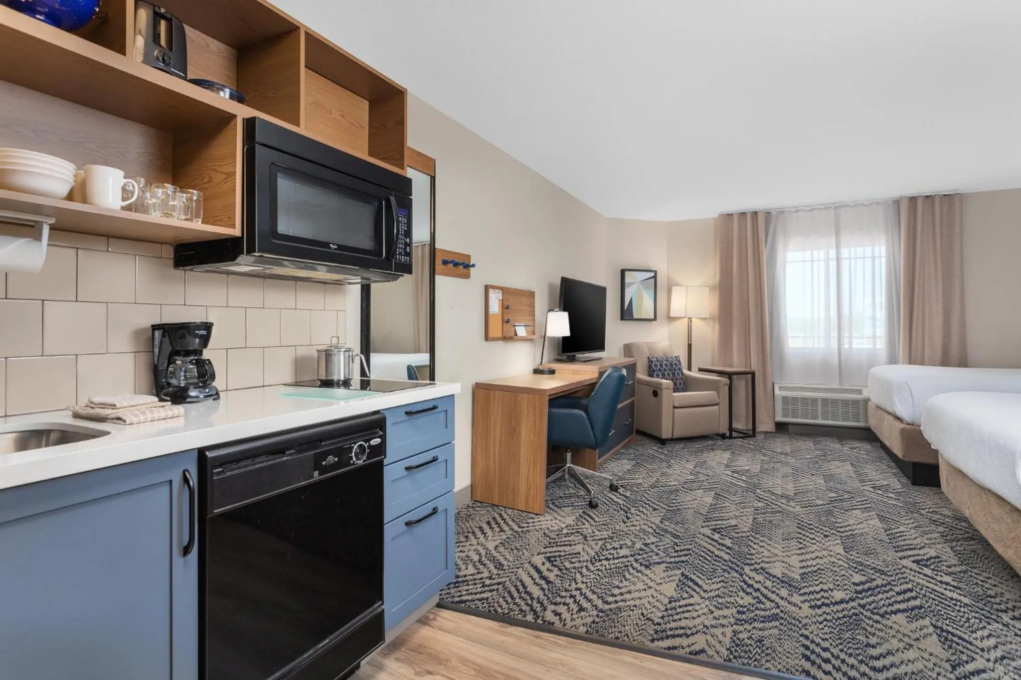 Queen Suite - Disability Access Hearing Accessible in Candlewood Suites La Crosse by IHG