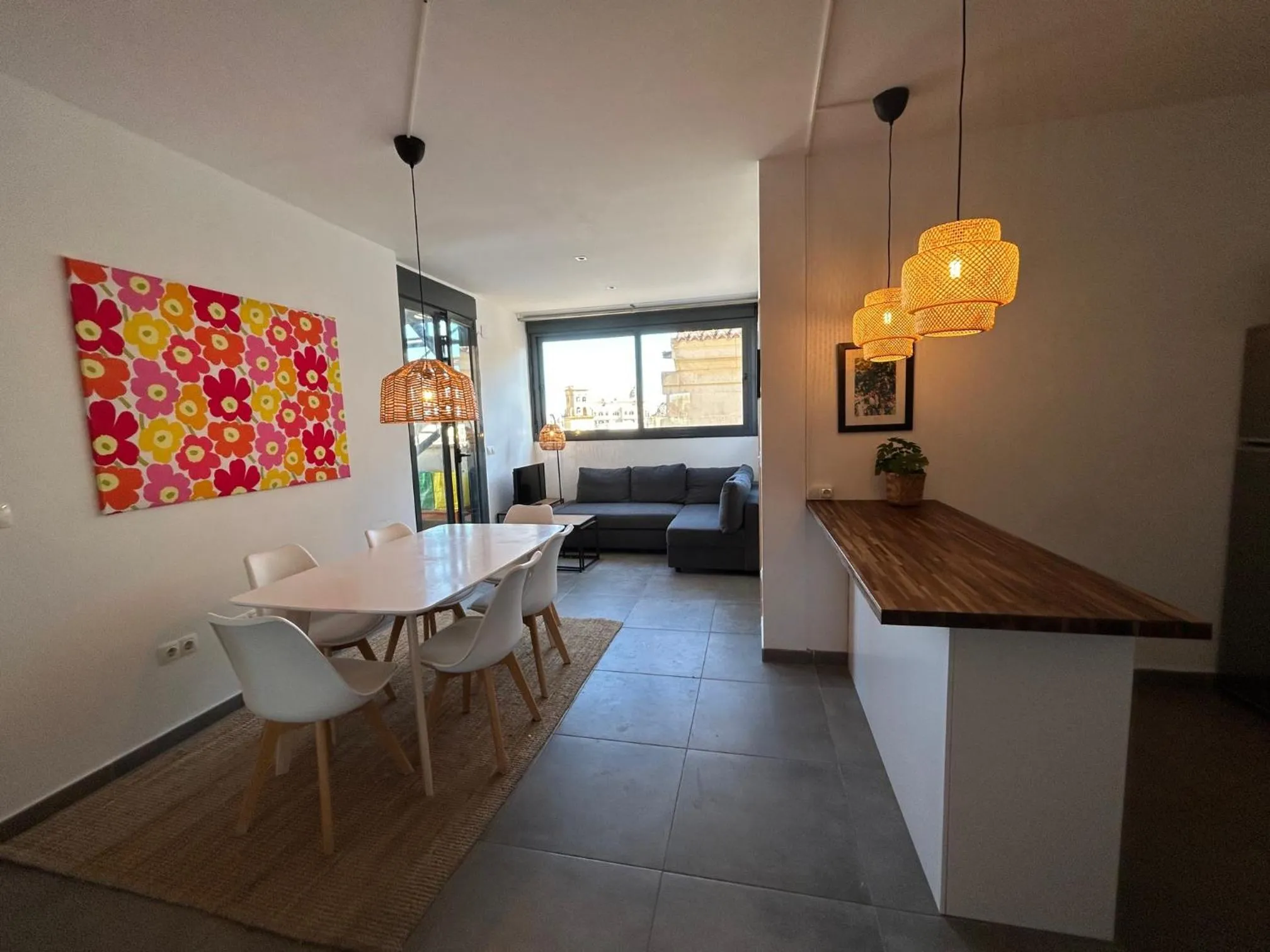 Three-Bedroom Apartment with Terrace in Apartamento El Carmen by Be Alicante