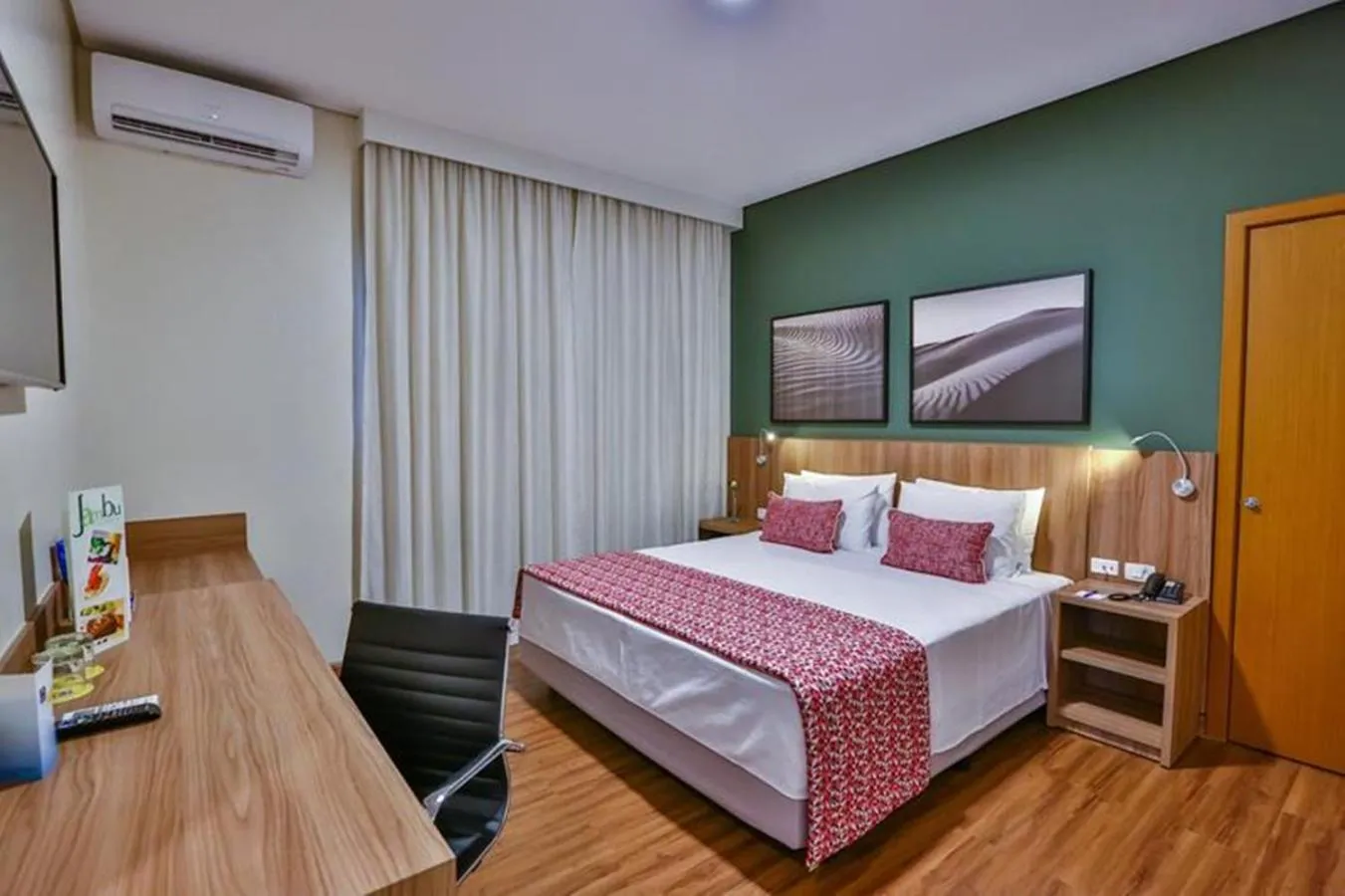 Queen Room - Disability Access in Comfort Mogi Guaçu