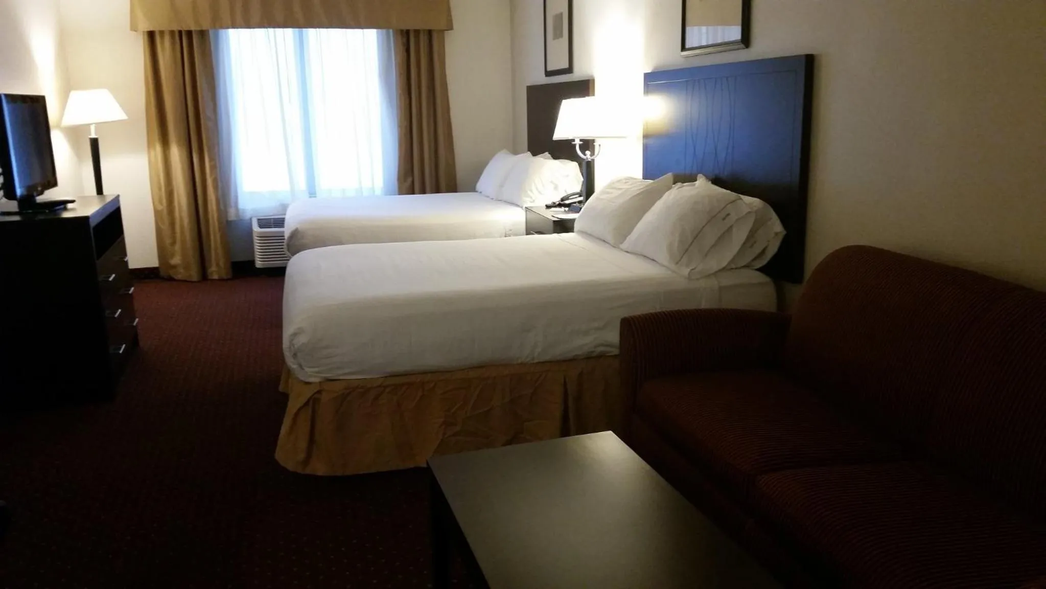Feature Suite - Non-Smoking in Holiday Inn Express Syracuse-Fairgrounds by IHG