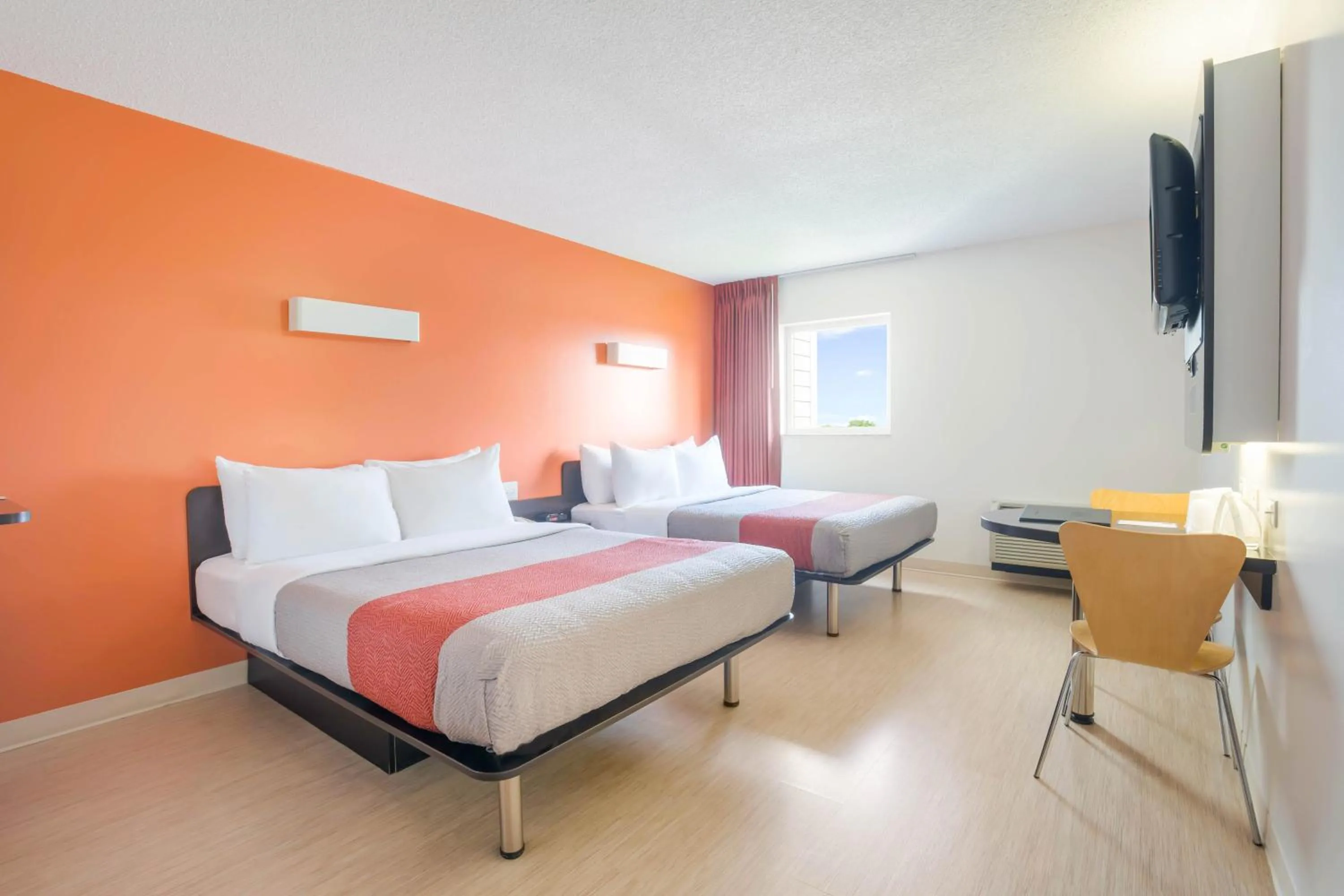 Queen Room with Two Queen Beds - Non-Smoking in Motel 6-Kingston, ON