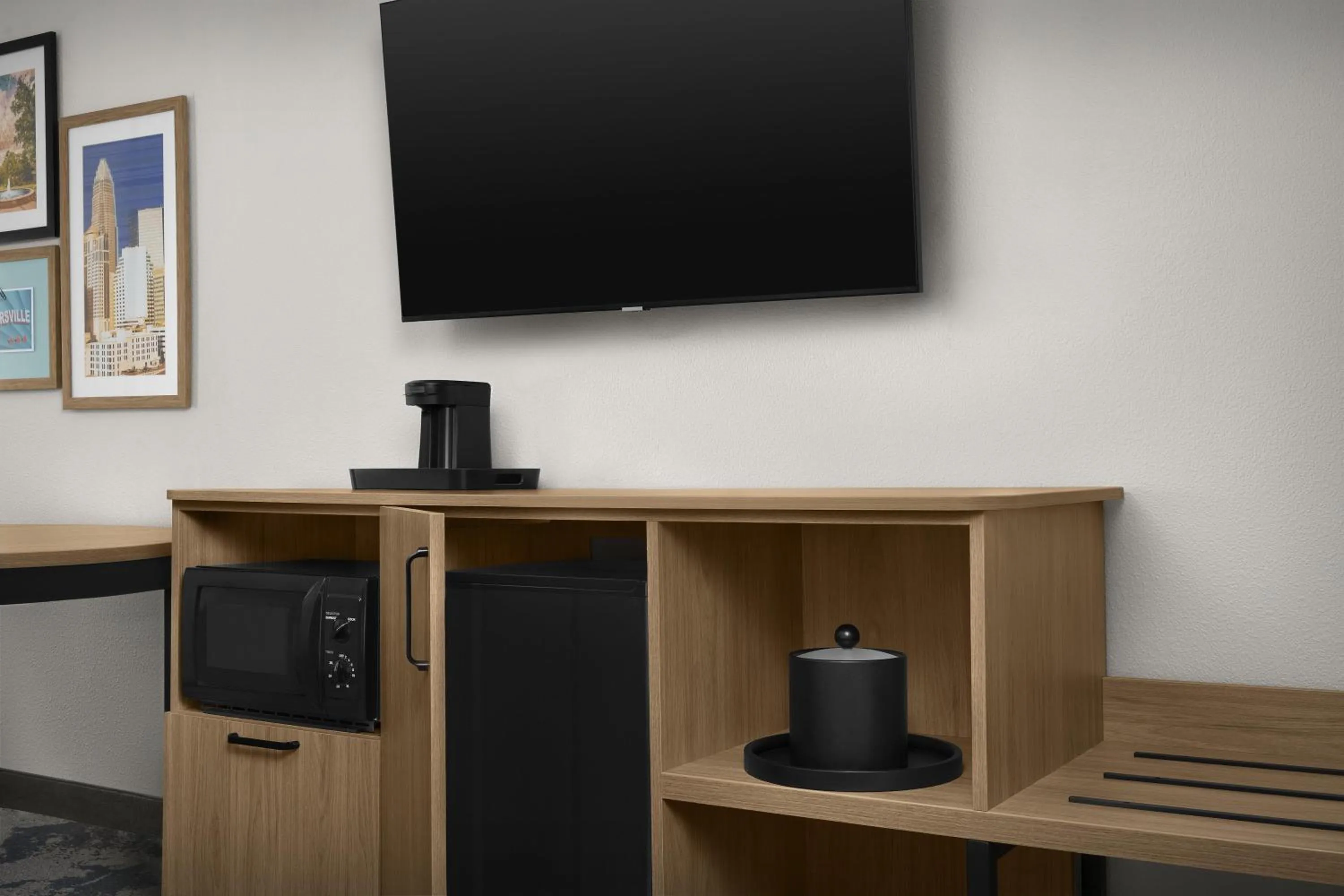 Queen Room with Two Queen Beds - Hearing Access/Non-Smoking in Hampton Inn & Suites Huntersville