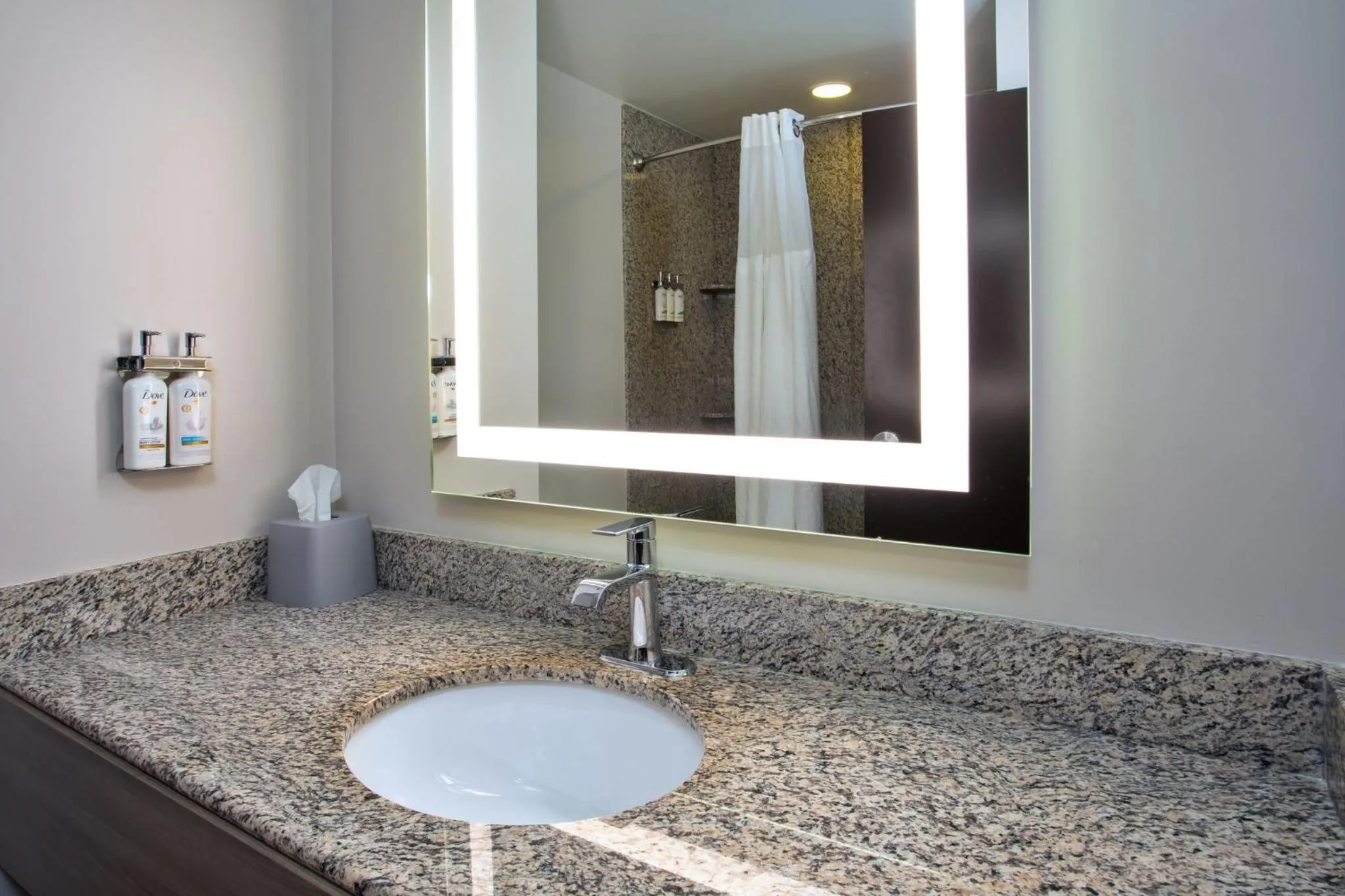 Suite with Bath Tub - Hearing Accessible/Non-Smoking in Holiday Inn Express Augusta North by IHG