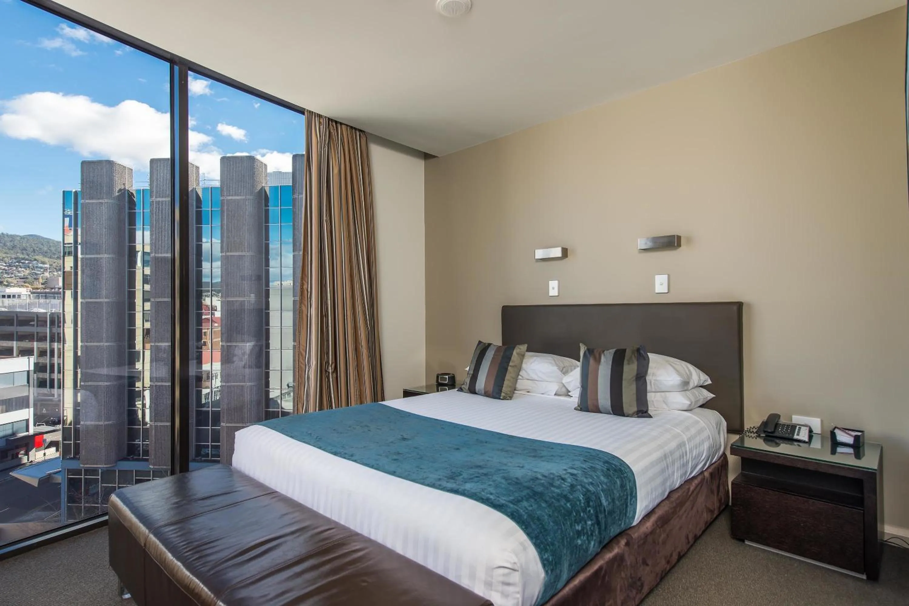 Queen Room in Mantra Collins Hotel