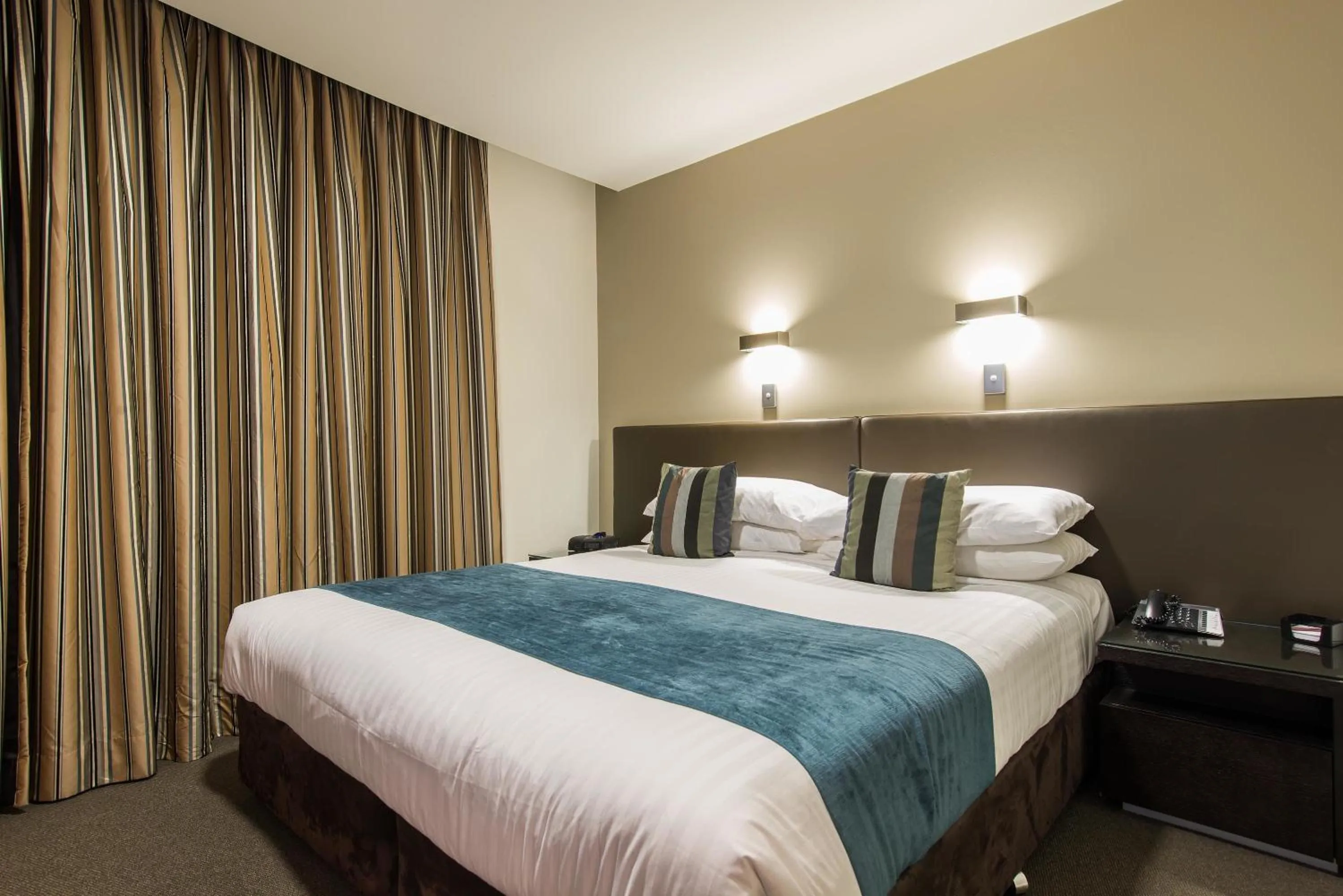 King Room in Mantra Collins Hotel