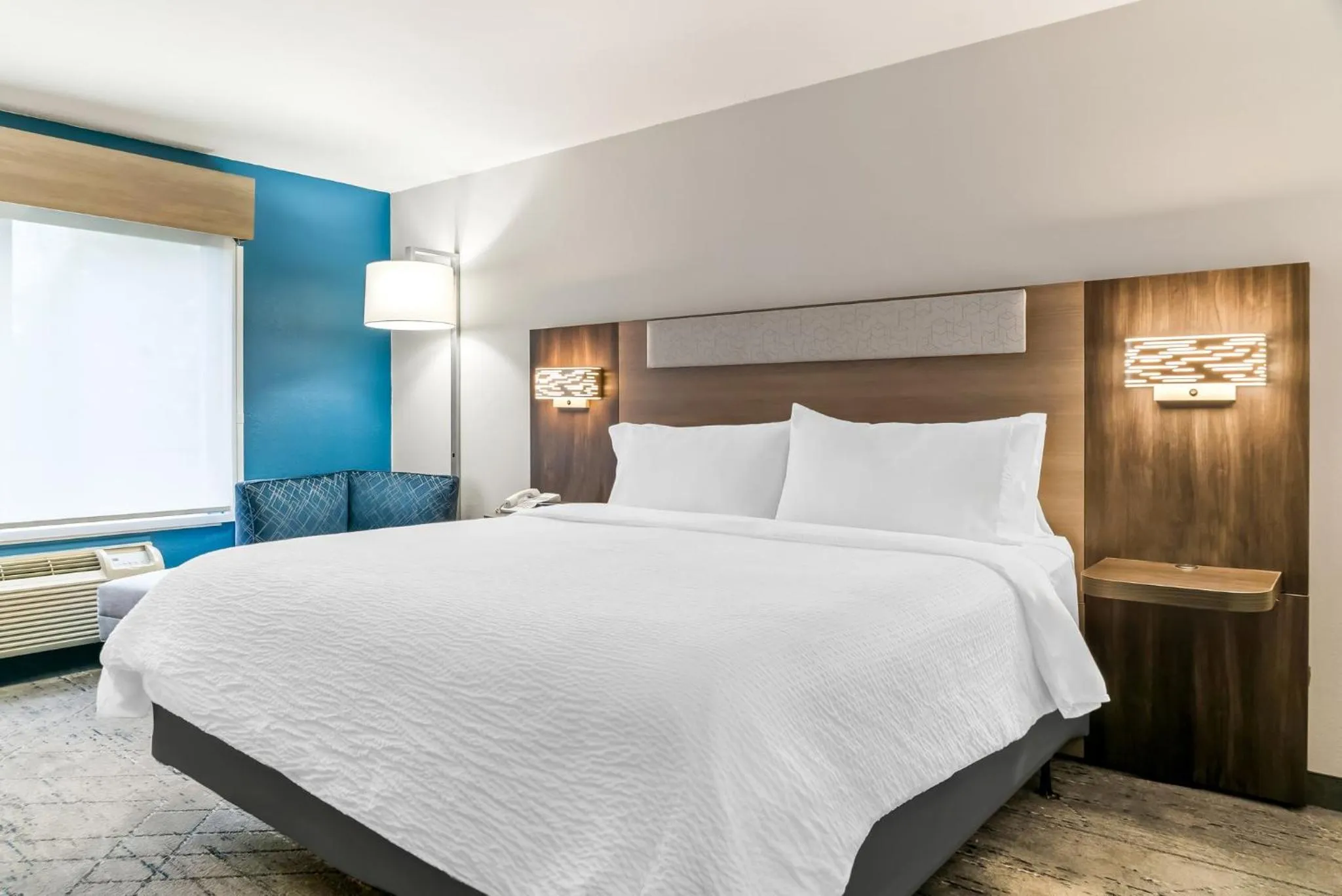 King Room - Disability Access in Holiday Inn Express Lapeer by IHG