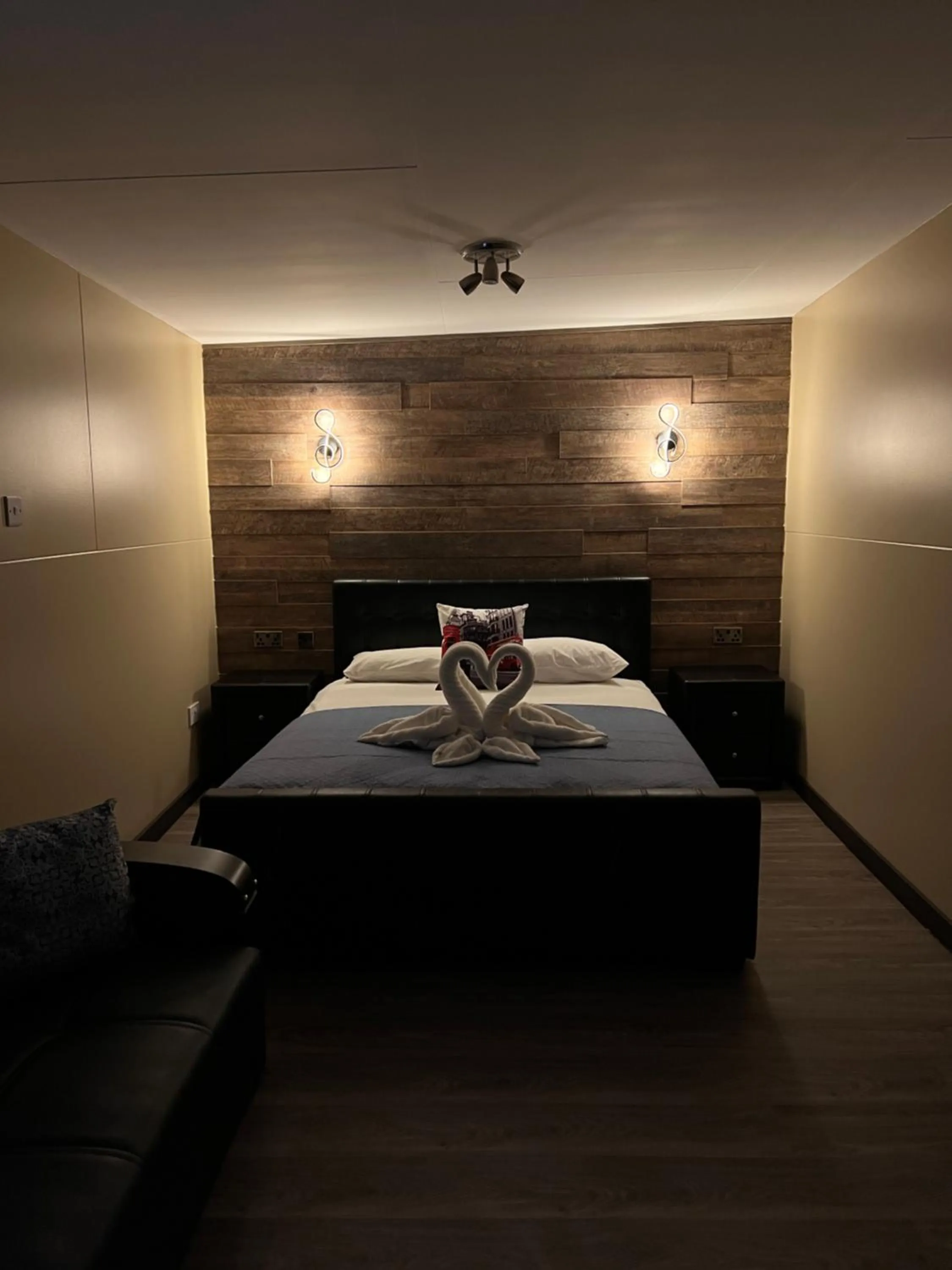 Superior King Room in The Commongate Hotels