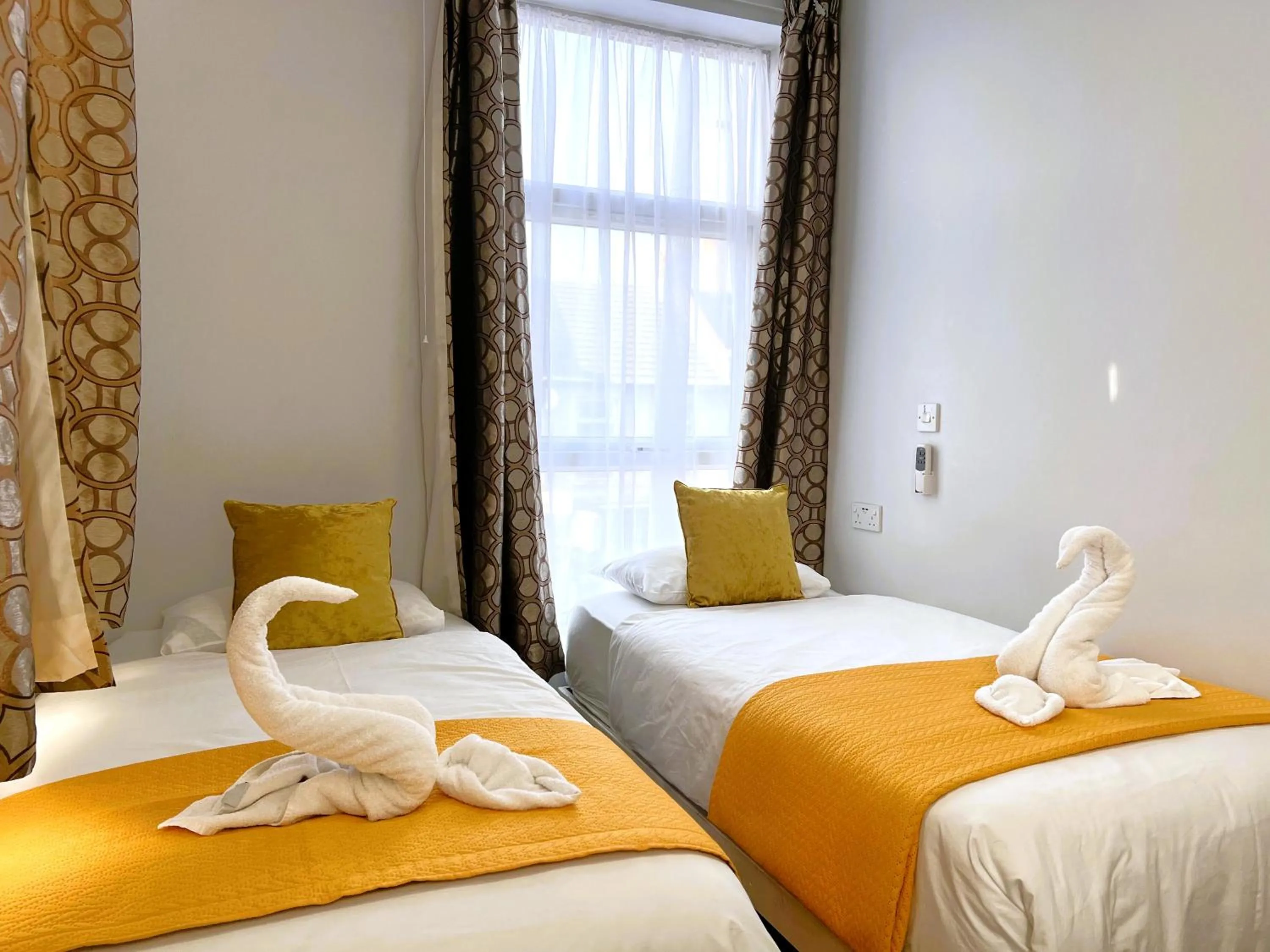 Twin Room in The Commongate Hotels