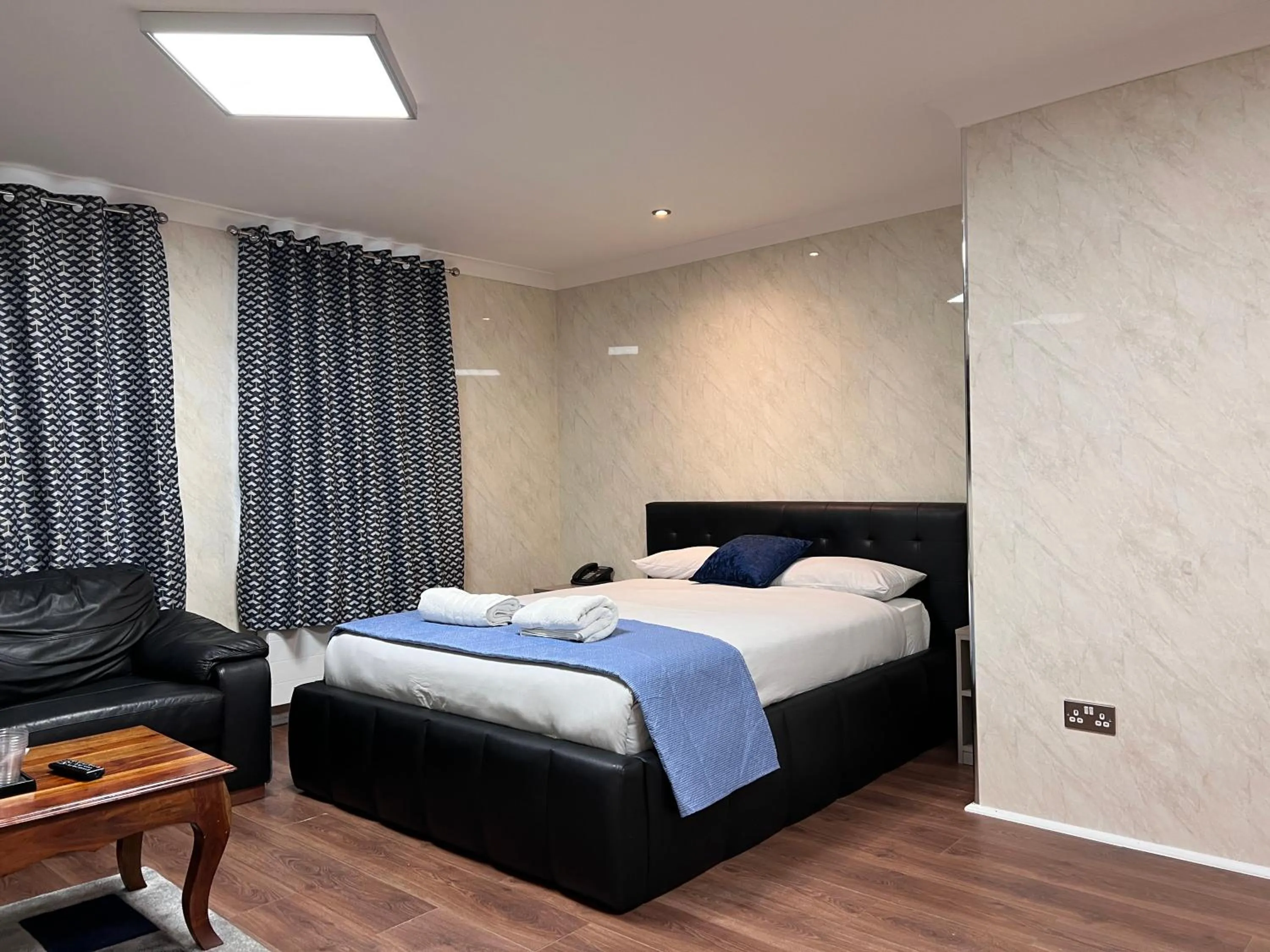 Deluxe Family Room in The Commongate Hotels