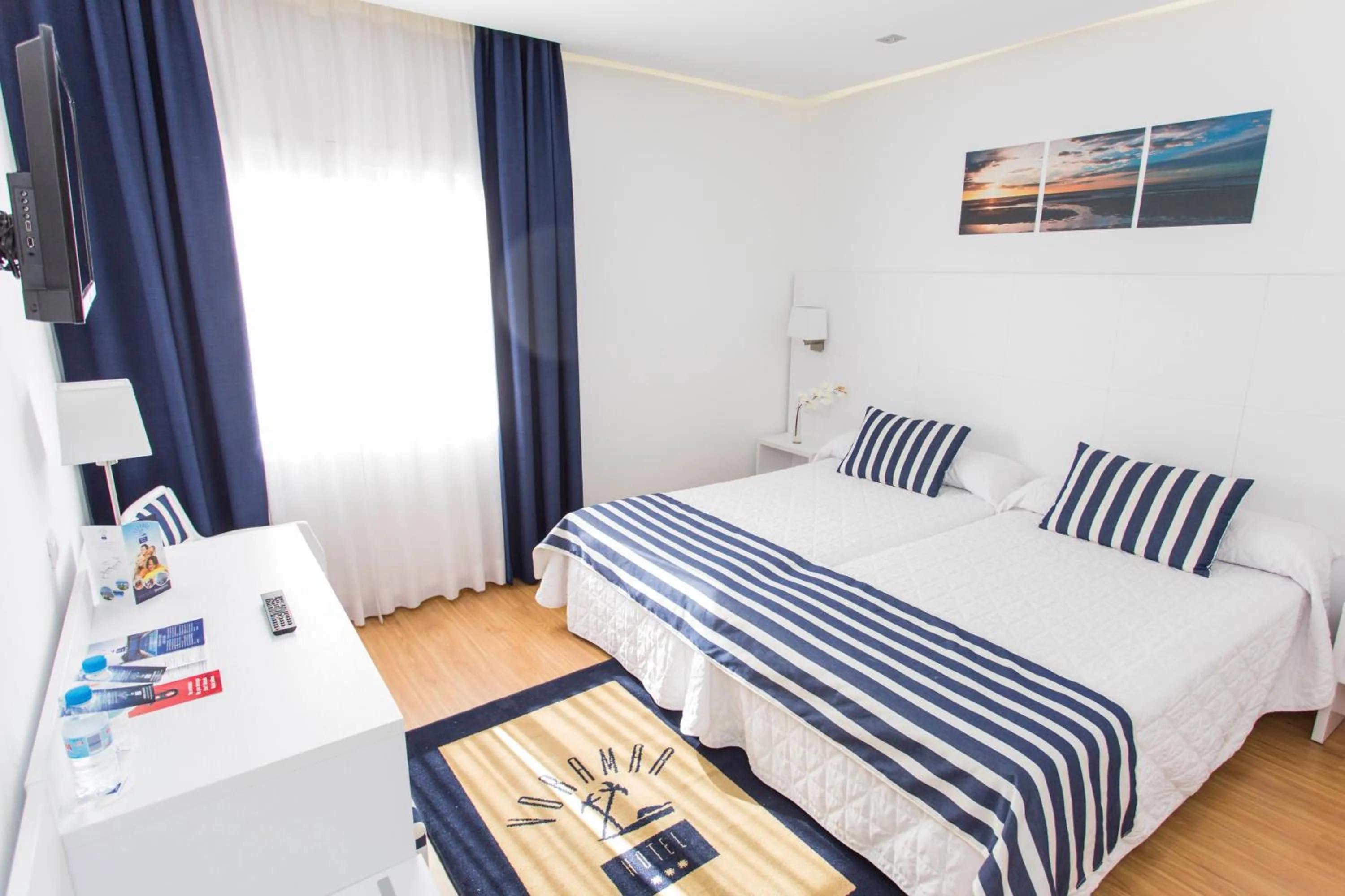 Superior Double or Twin Room (2 Adults + 1 Child) in Hotel Voramar