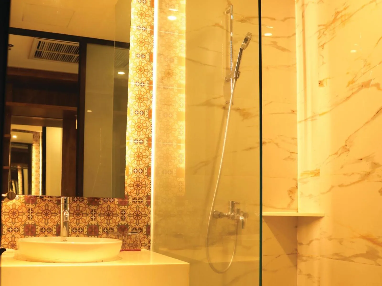 Deluxe King Room in Emersia Hotel & Resort Batusangkar