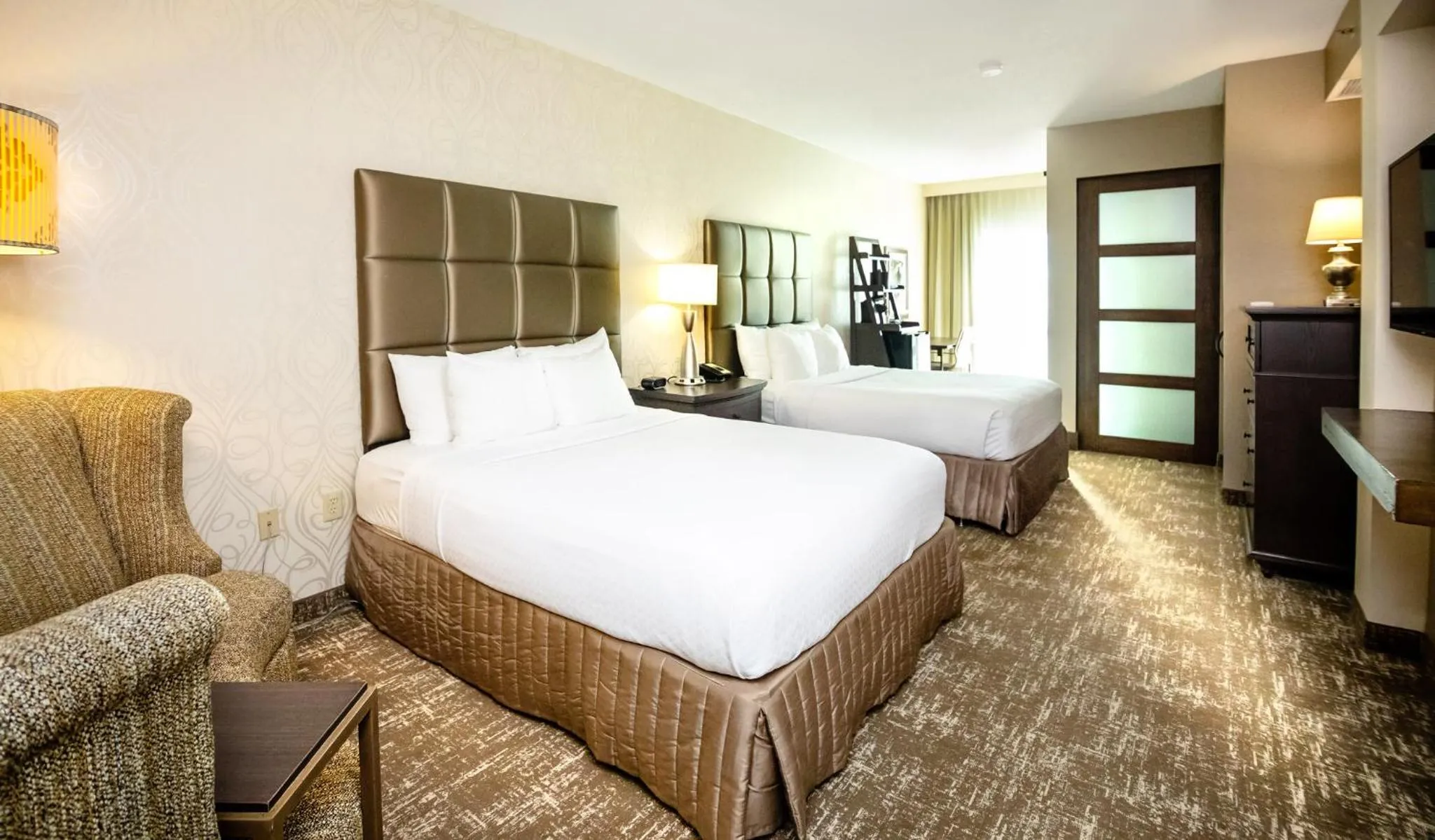 Queen Room with Two Queen Beds - Mobility Access Tub/Non-Smoking in Crowne Plaza Charleston by IHG
