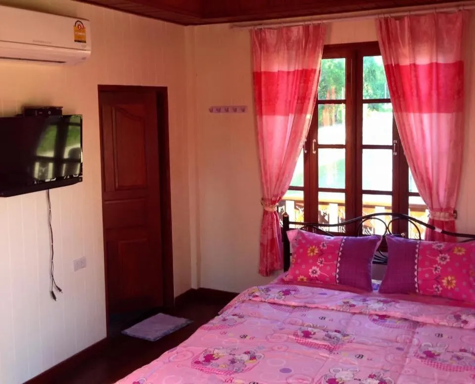 Standard Queen Room with Two Queen Beds in Sarocha Resort Rayong