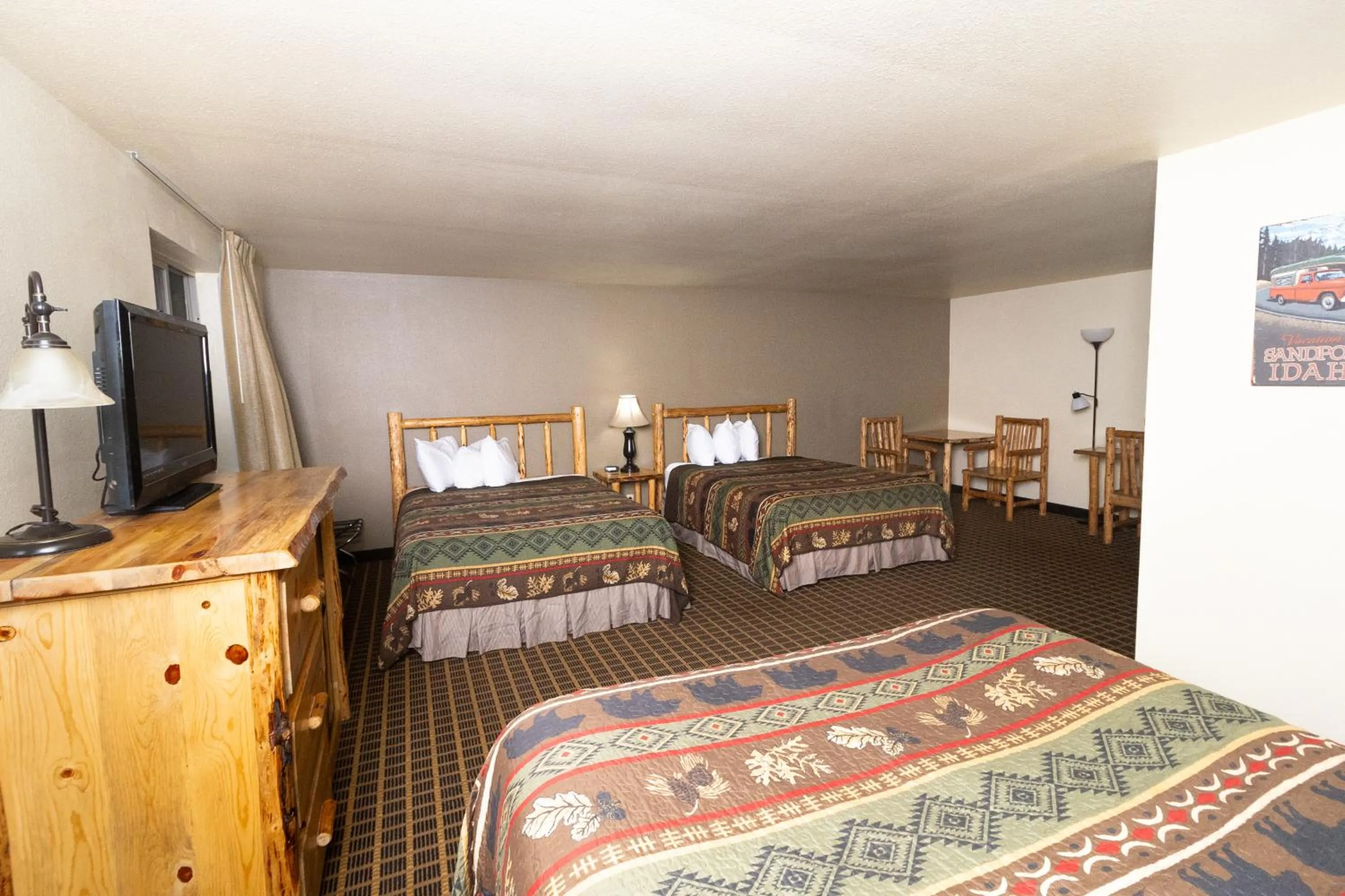 Deluxe Triple Room in FairBridge Inn and Suites Sandpoint